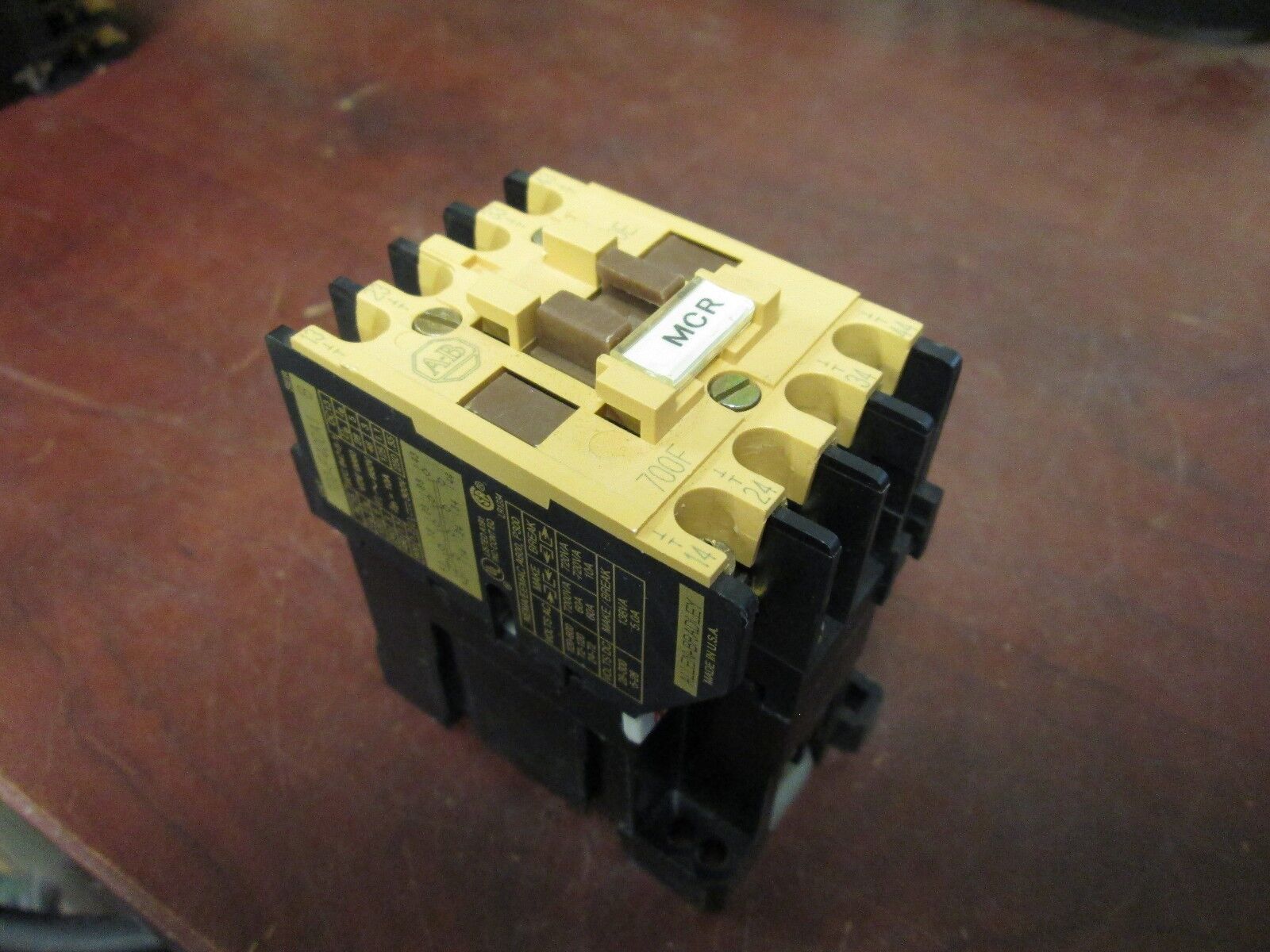Allen-Bradley Contactor 700-F400A1 120V Coil Used