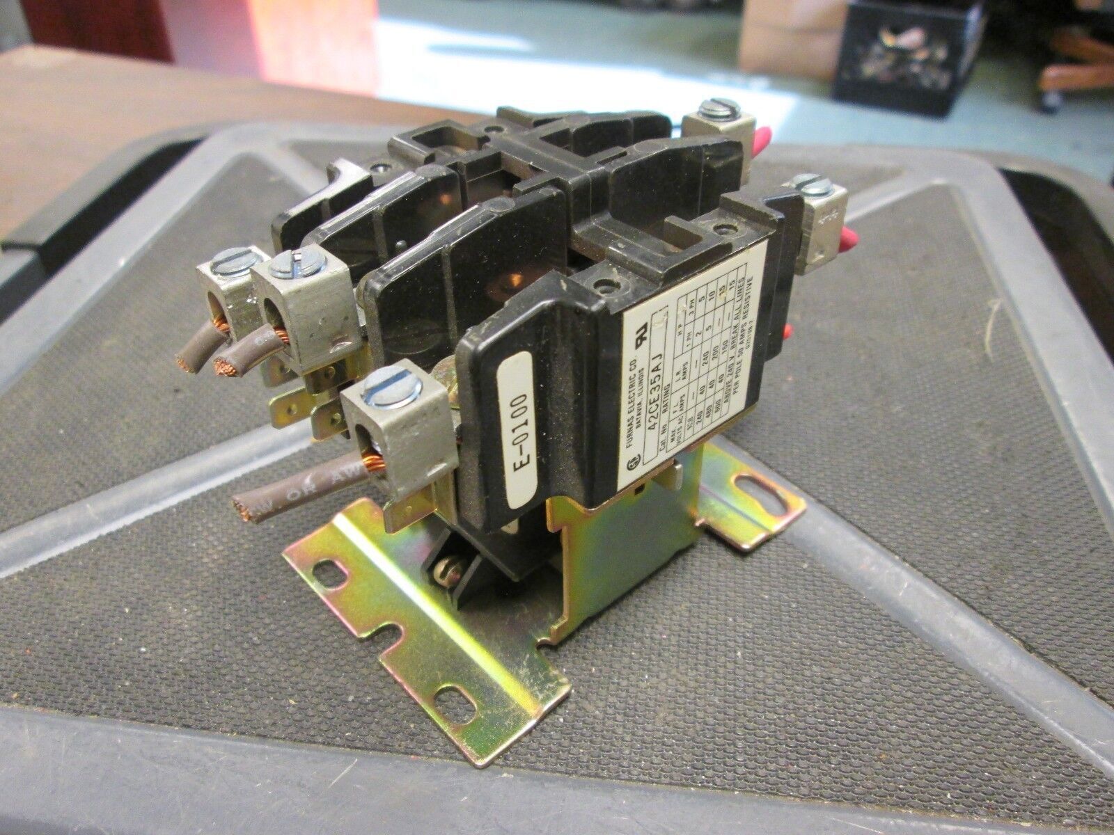 Furnas Contactor 42CE35AJ 40A 600V 3P 24V Coil