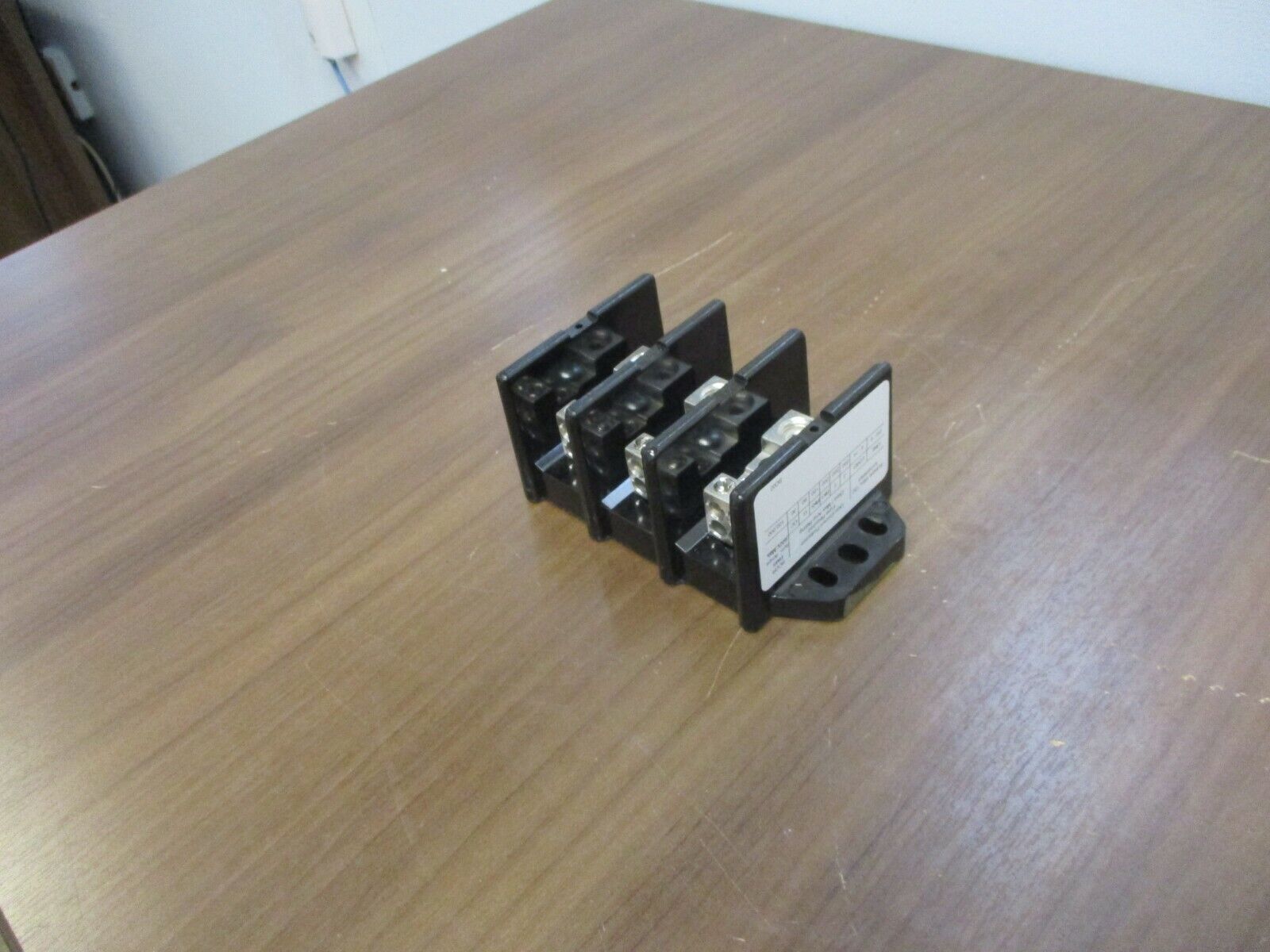 Littelfuse Power Distribution Block LD0402 3 175A 600V 3P *No Cover* Used