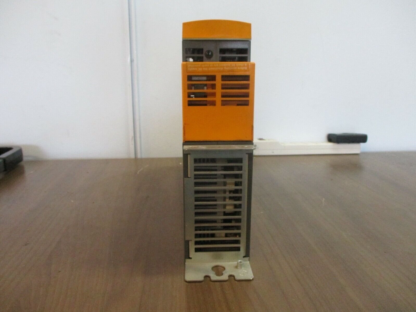 Parker Common DC Bus Drive 890CD/5/0004B/N/00/A/US 2HP FW: 3V3 Used