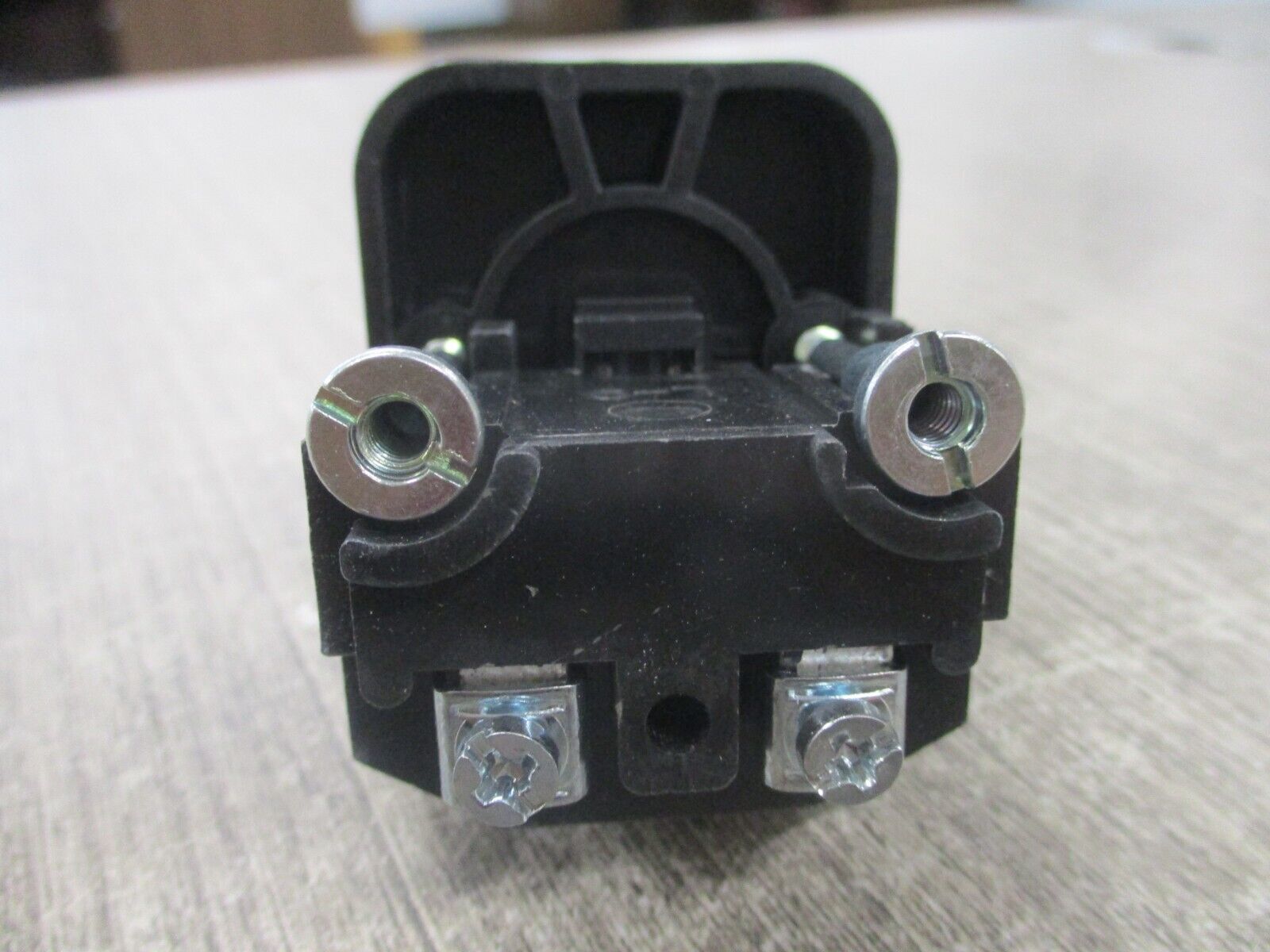 Allen-Bradley Pilot Light 800T-P16G Ser. U Green 120V 50/60HZ New Surplus