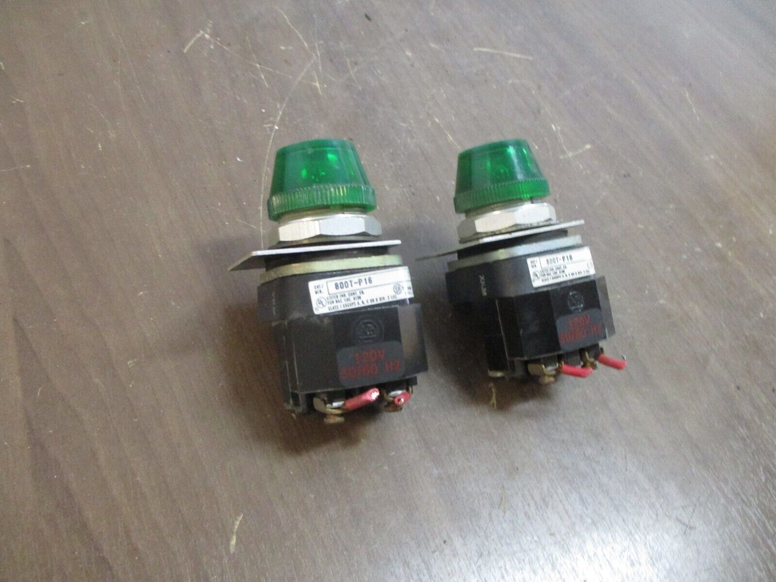 Allen-Bradley Pilot Light 800T-P16 Ser. T Nema 4, 13 Green Hand/Off/Auto Used