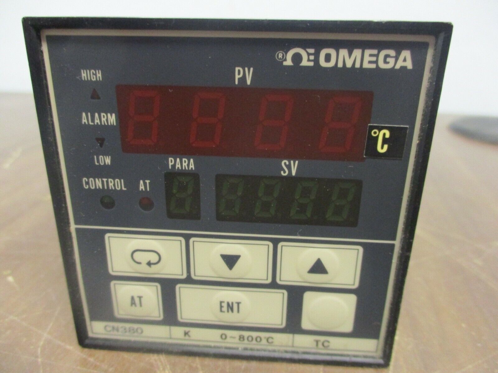 OMEGA Digital Temperature Controller CN380 Range: 0-800°C Used