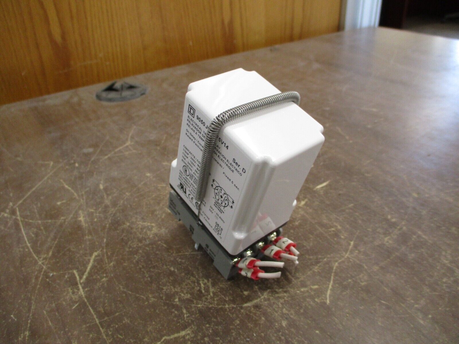 Square D Timing Relay 9050 JCK1F5V14 Ser. D Delay: Fixed 5 Sec w/ Base Used
