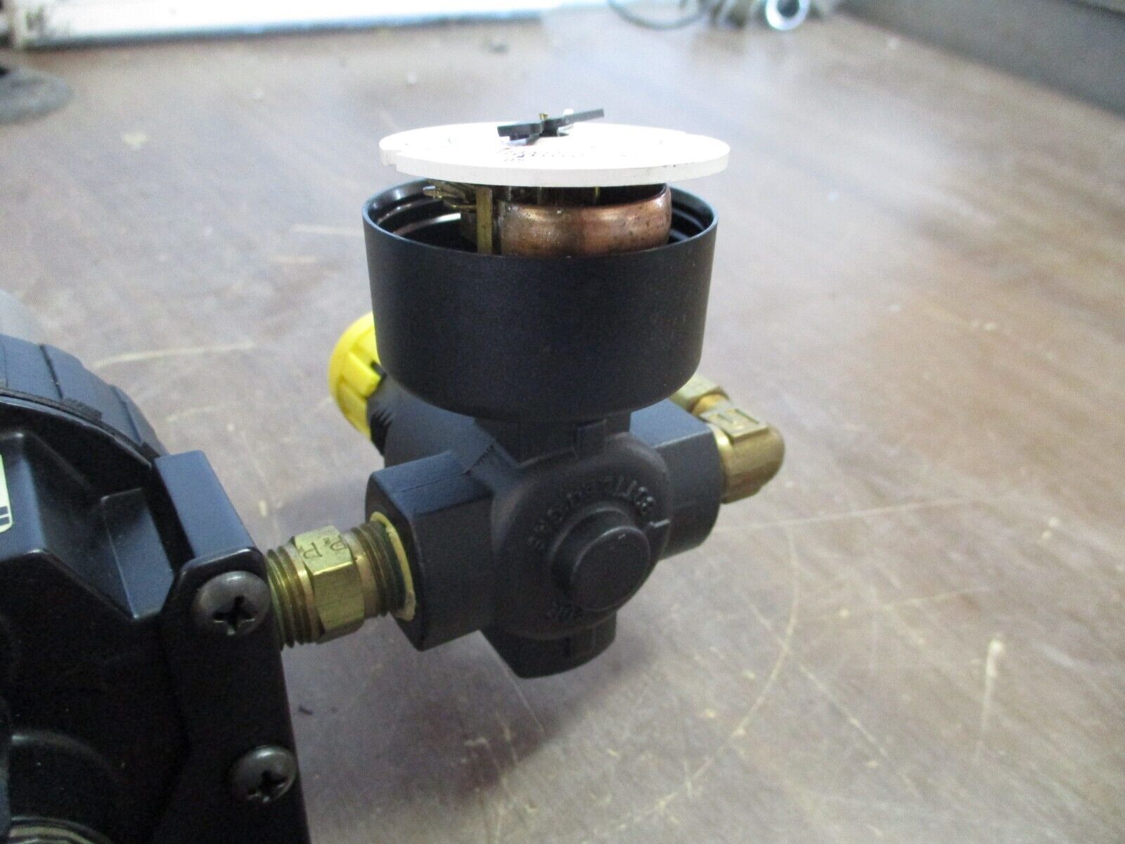 Parker Pneumatic Lubricator Assembly 06L11BE 150PSI 125°F *Missing Gauge Cover*