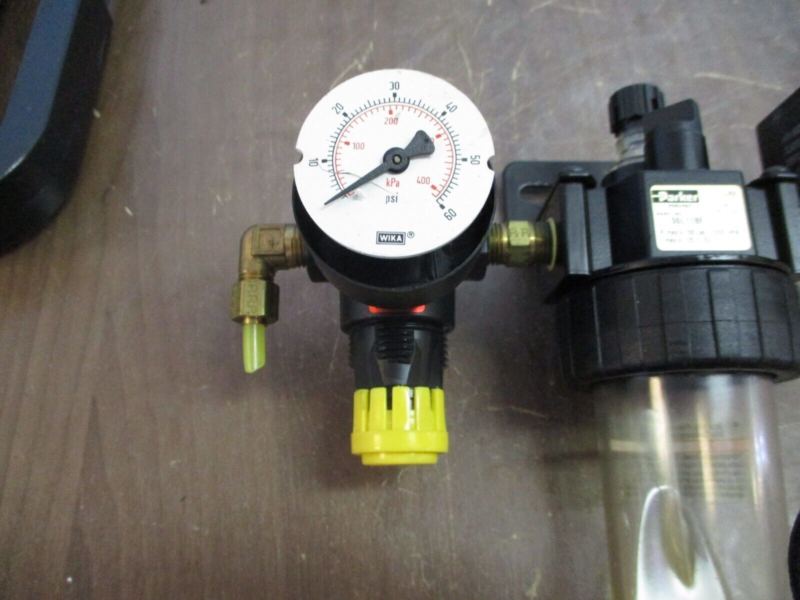 Parker Pneumatic Lubricator Assembly 06L11BE 150PSI 125°F *Missing Gauge Cover*
