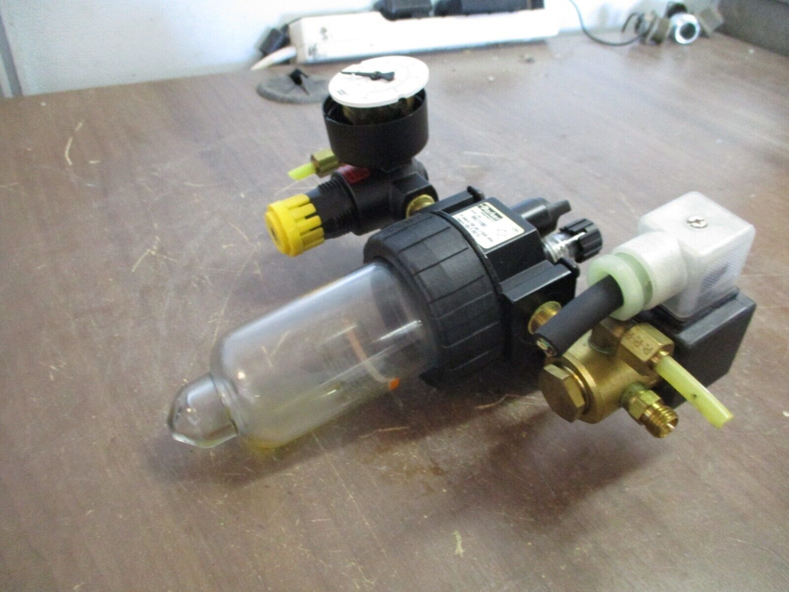 Parker Pneumatic Lubricator Assembly 06L11BE 150PSI 125°F *Missing Gauge Cover*