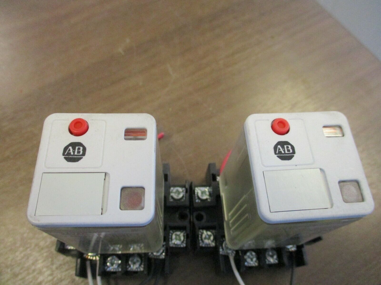 Allen-Bradley Relay w/ Base 700-HA33A24-1-4 Ser. B 24VAC *Lot of 2* Used