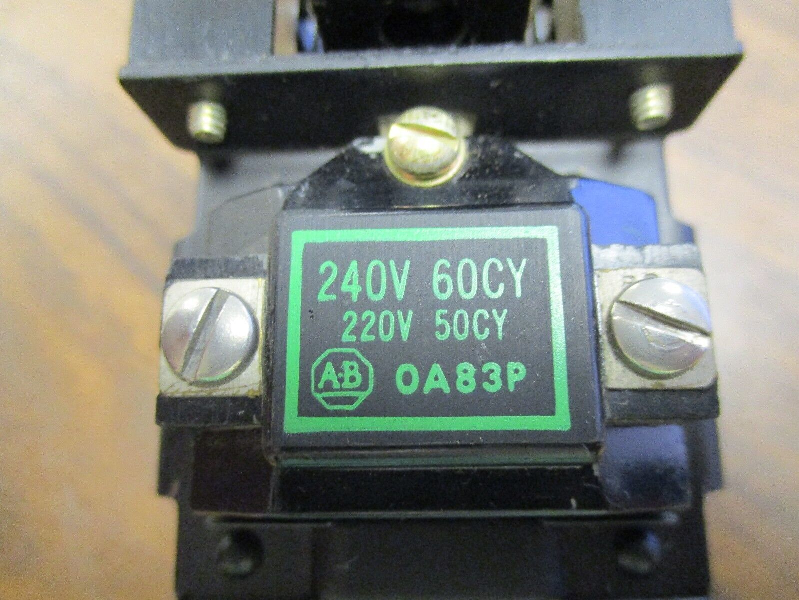 Allen-Bradley Type B AC Relay 700-B400A2 240V Coil 4P *No Box* New Surplus