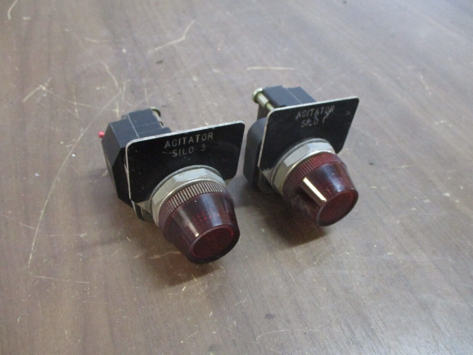 Allen-Bradley Pilot Light 800T-P16 Ser. T Nema 4, 13 Red Actuator *Lot of 2*