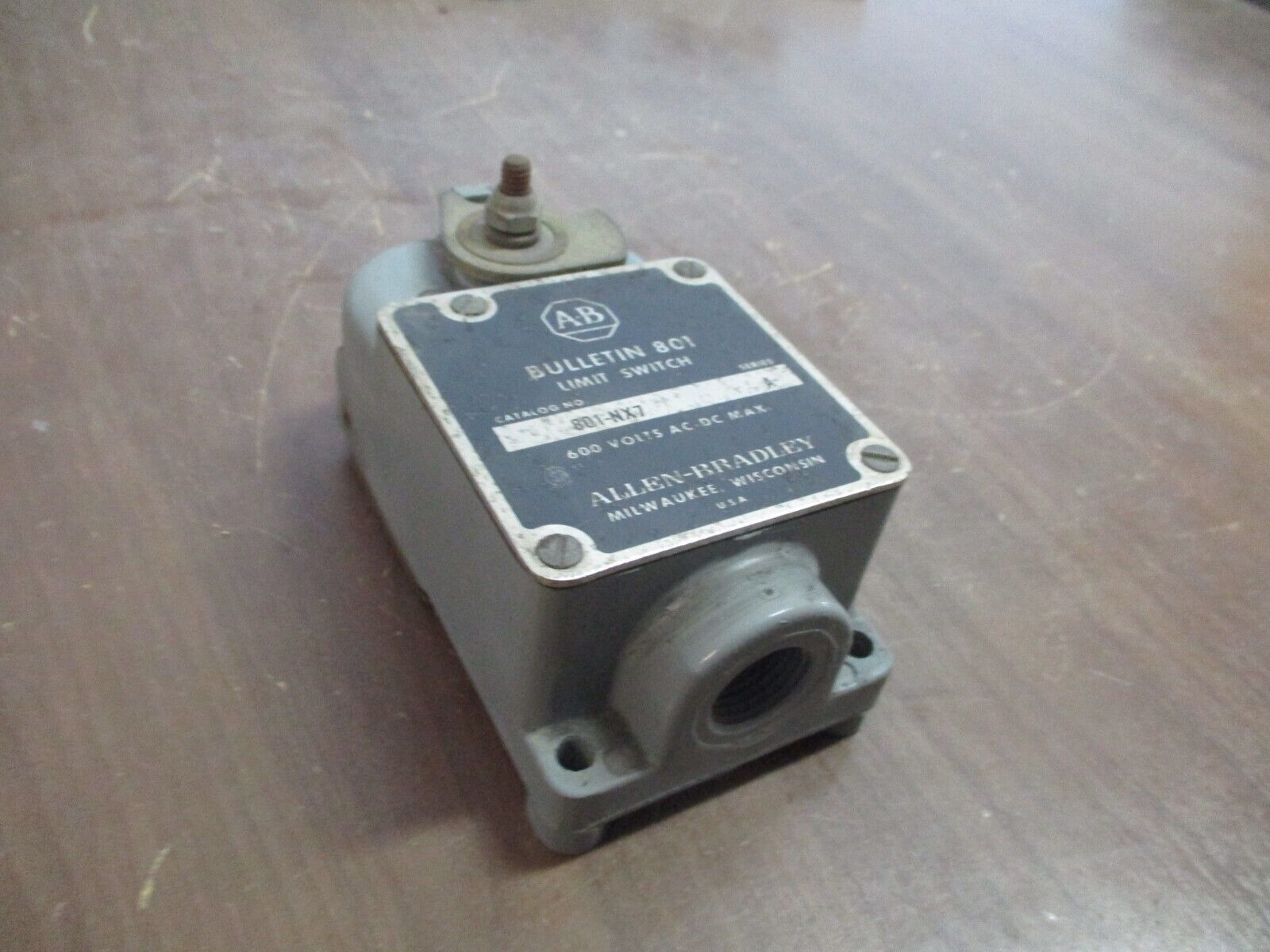 Allen-Bradley Snap-Action Limit Switch 801-NX7 Ser. A 600V Used