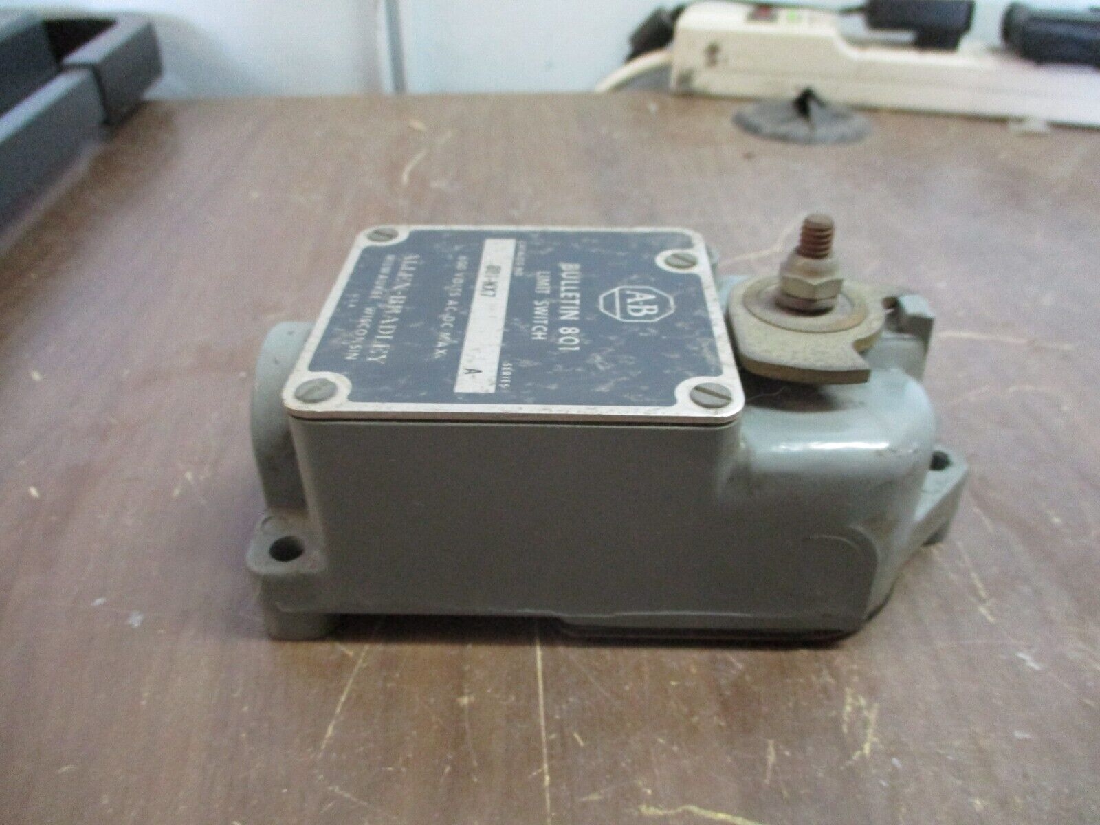 Allen-Bradley Snap-Action Limit Switch 801-NX7 Ser. A 600V Used