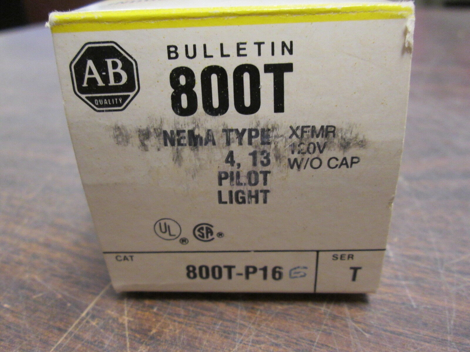 Allen-Bradley Pilot Light 800T-P16 Type 4,13 120V w/ Green Cap New Surplus