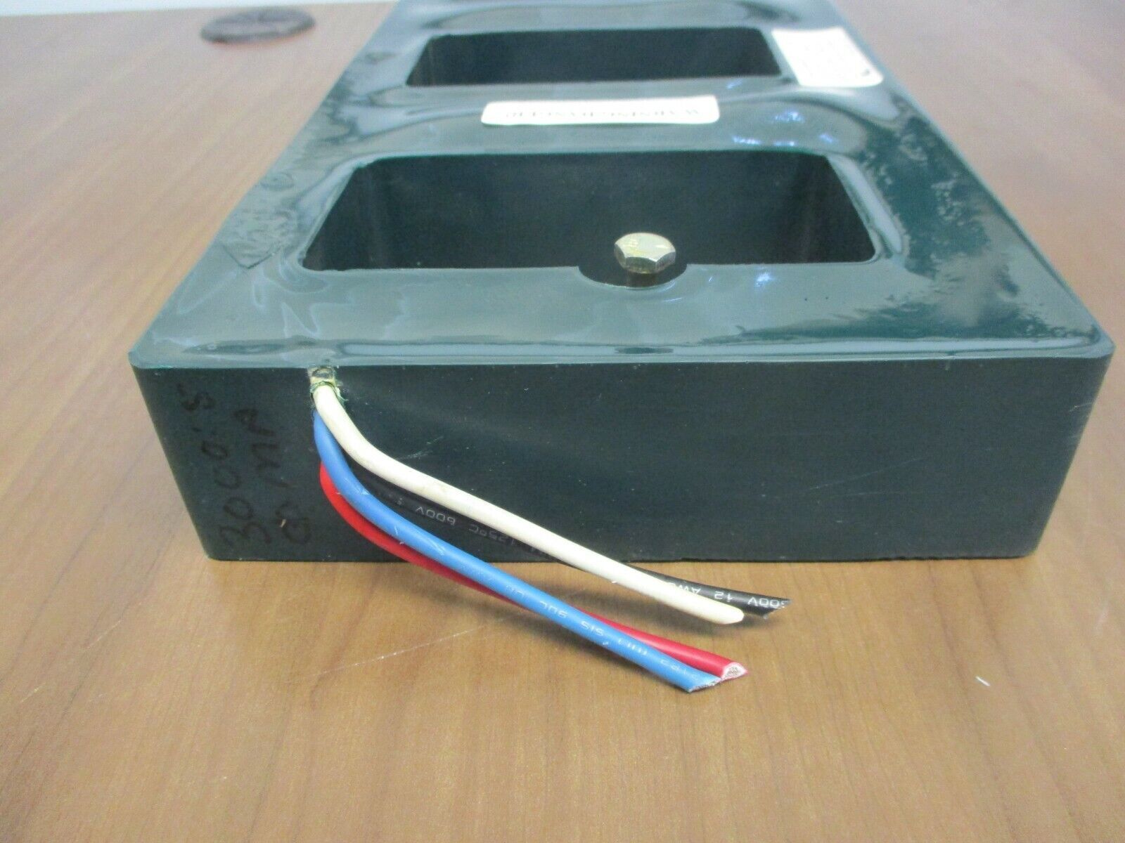 Cutler-Hammer Ground Fault Sensor 9253C01H03 Ratio 3000:5A 600V 10kV BIL