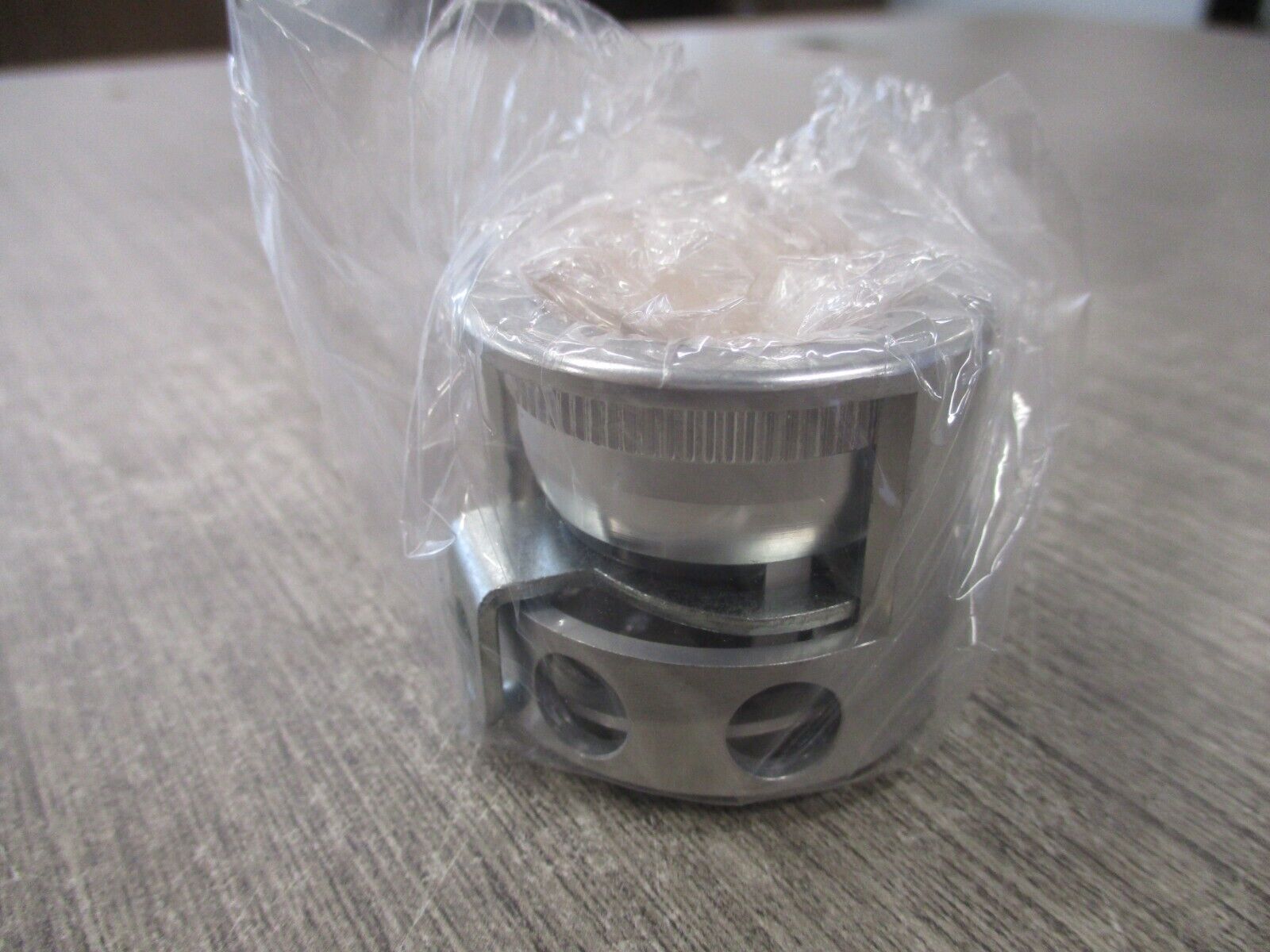 Allen-Bradley Padlock Guard 800T-NX446 Ser. F New Surplus