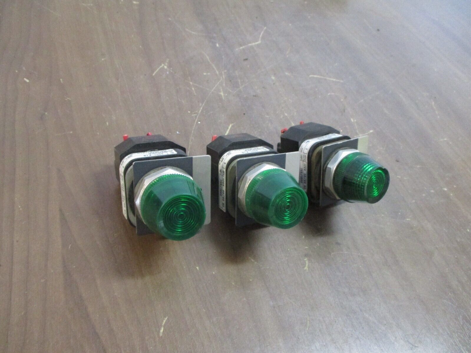 Allen-Bradley Pilot Light 800T-P16 Ser. T Nema 4, 13 Green On *Lot of 3* Used