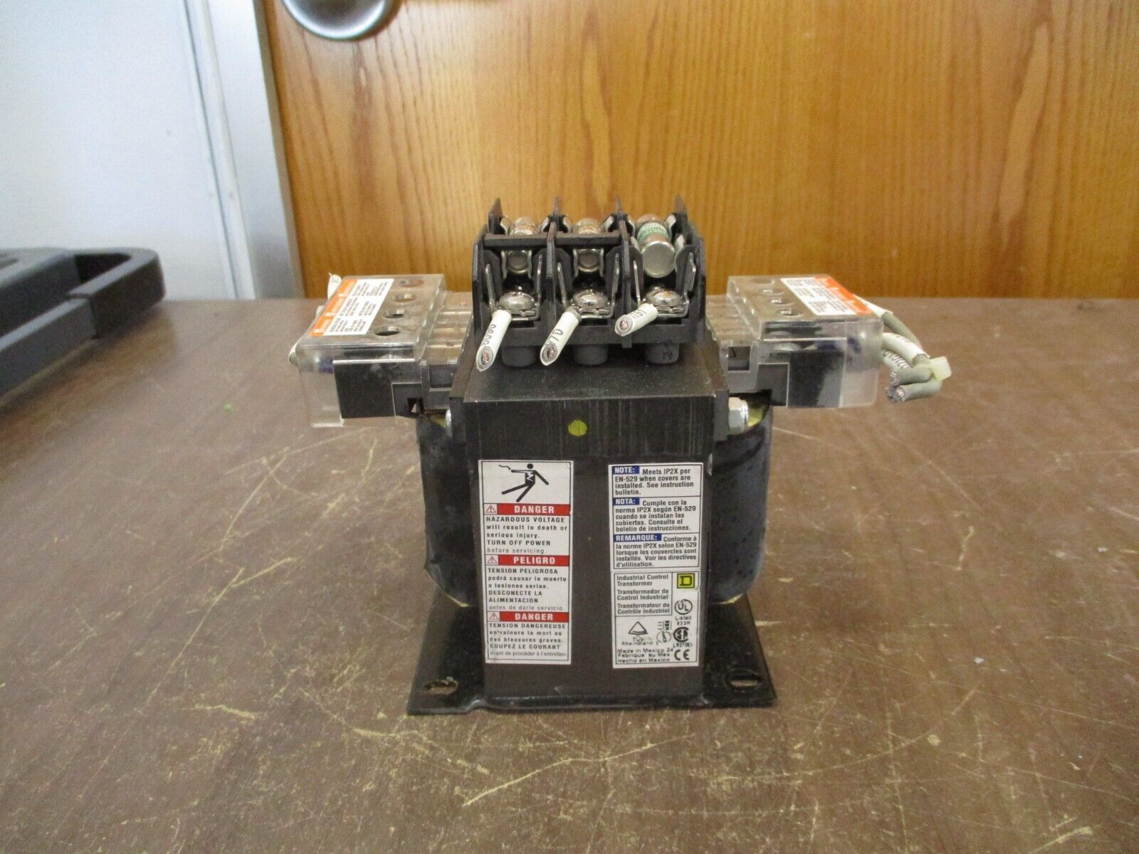Square D Transformer 9070TF500D1 0.5kVA Pri: 240/480V Sec: 120V 50/60Hz Used