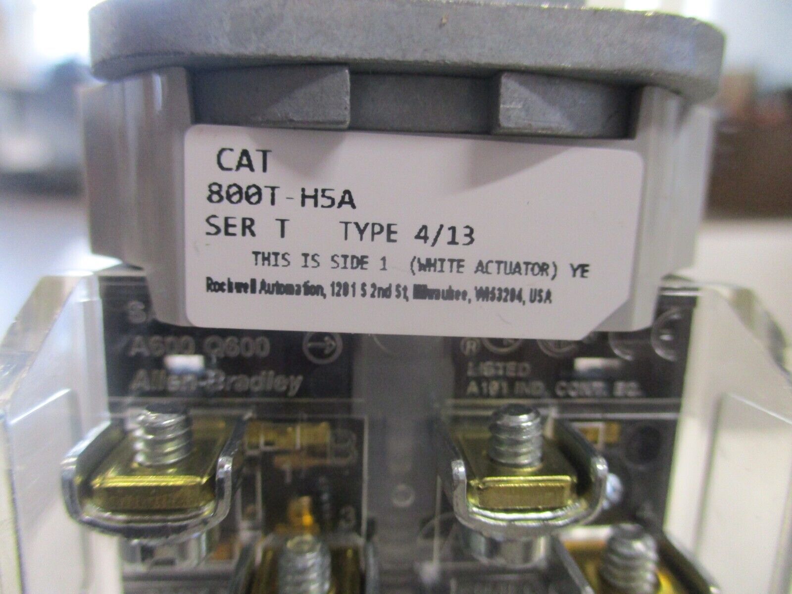 Allen-Bradley Selector Switch 800T-H5A 1 N.O. 1 N.C. 2-Position New Surplus