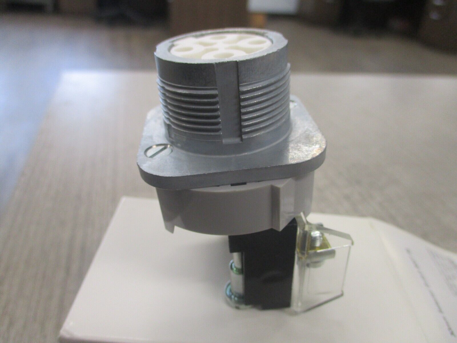 Allen-Bradley Selector Switch 800T-H5A 1 N.O. 1 N.C. 2-Position New Surplus