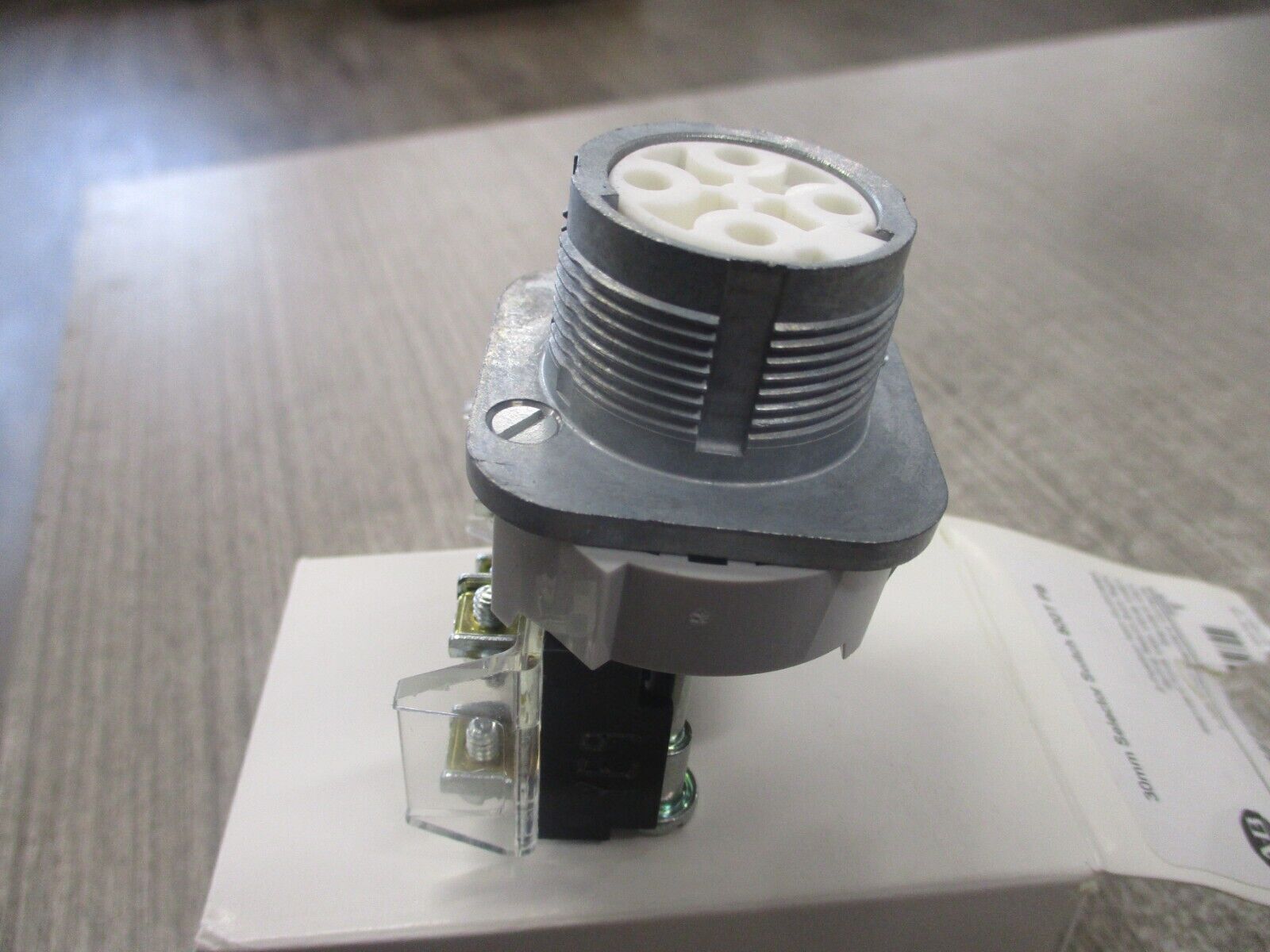 Allen-Bradley Selector Switch 800T-H5A 1 N.O. 1 N.C. 2-Position New Surplus