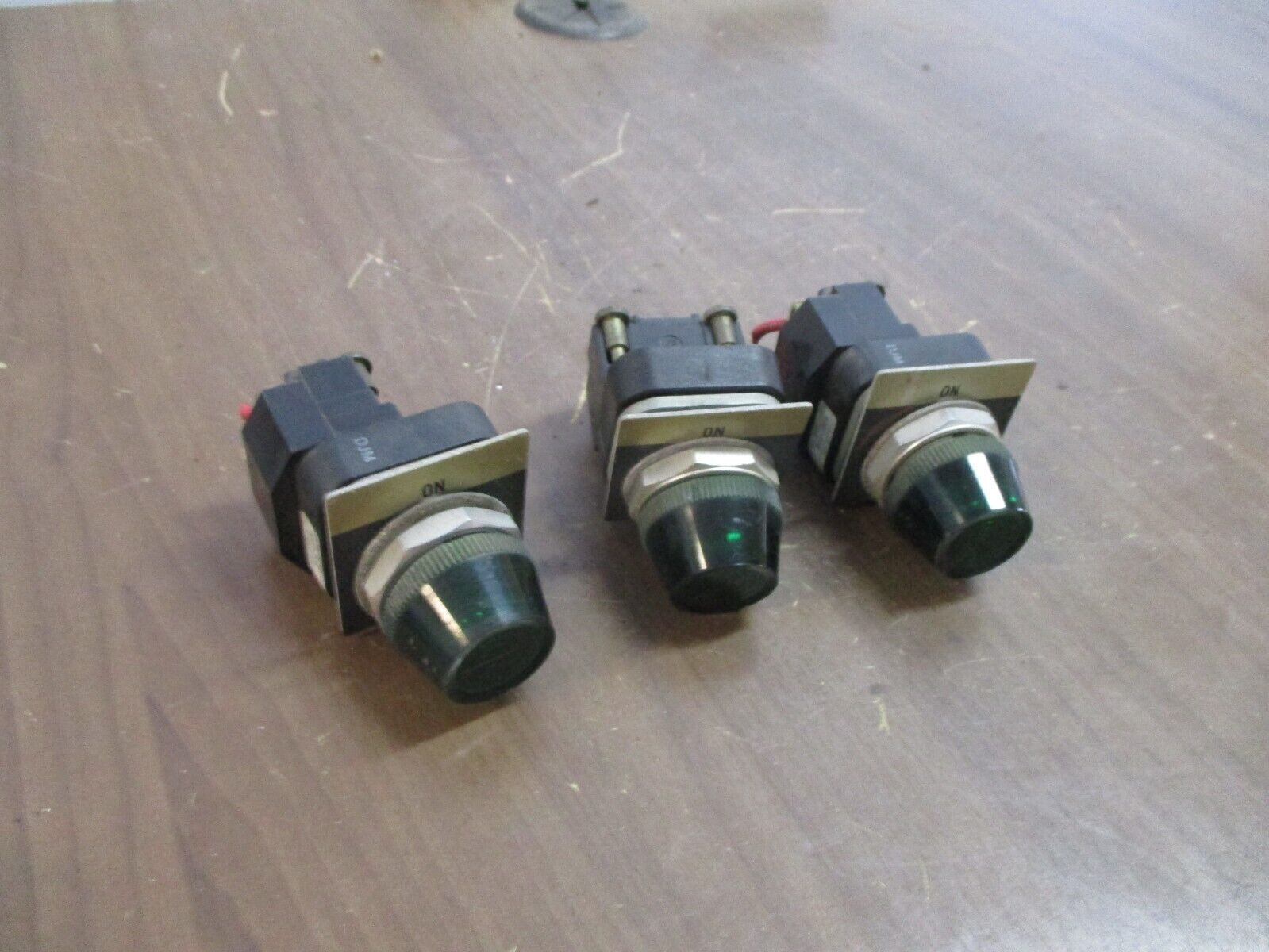 Allen-Bradley Pilot Light 800T-P16 Ser. N Green On *Lot of 3* Used