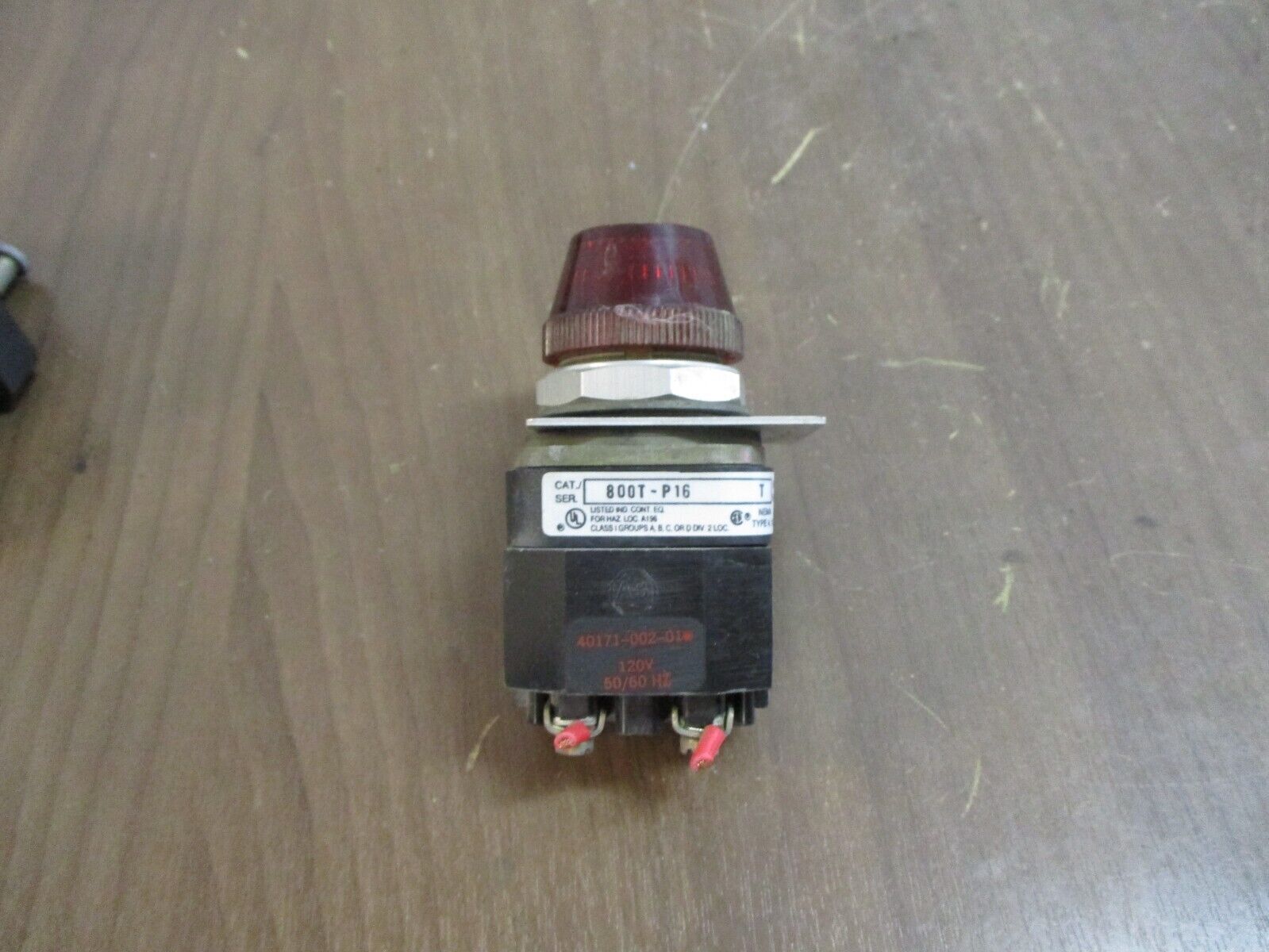 Allen-Bradley Pilot Light 800T-P16 Ser. T Nema 4, 13 Red On *Lot of 2* Used