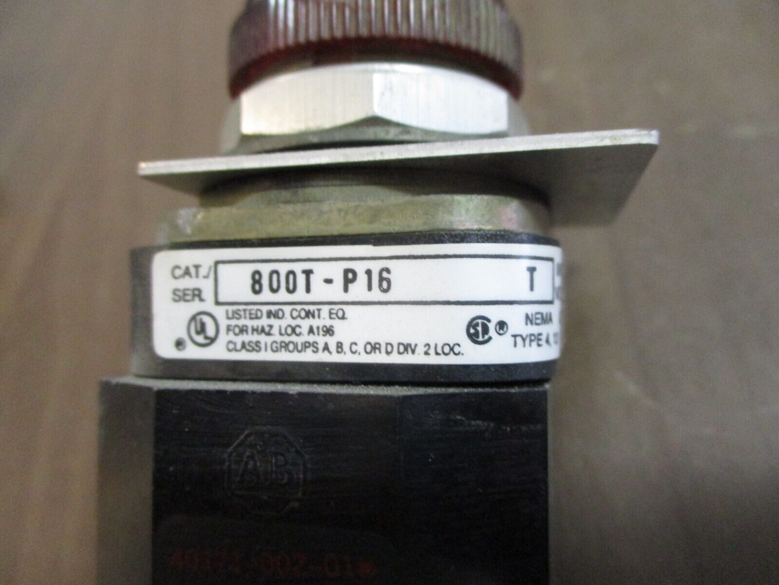 Allen-Bradley Pilot Light 800T-P16 Ser. T Nema 4, 13 Red On *Lot of 2* Used