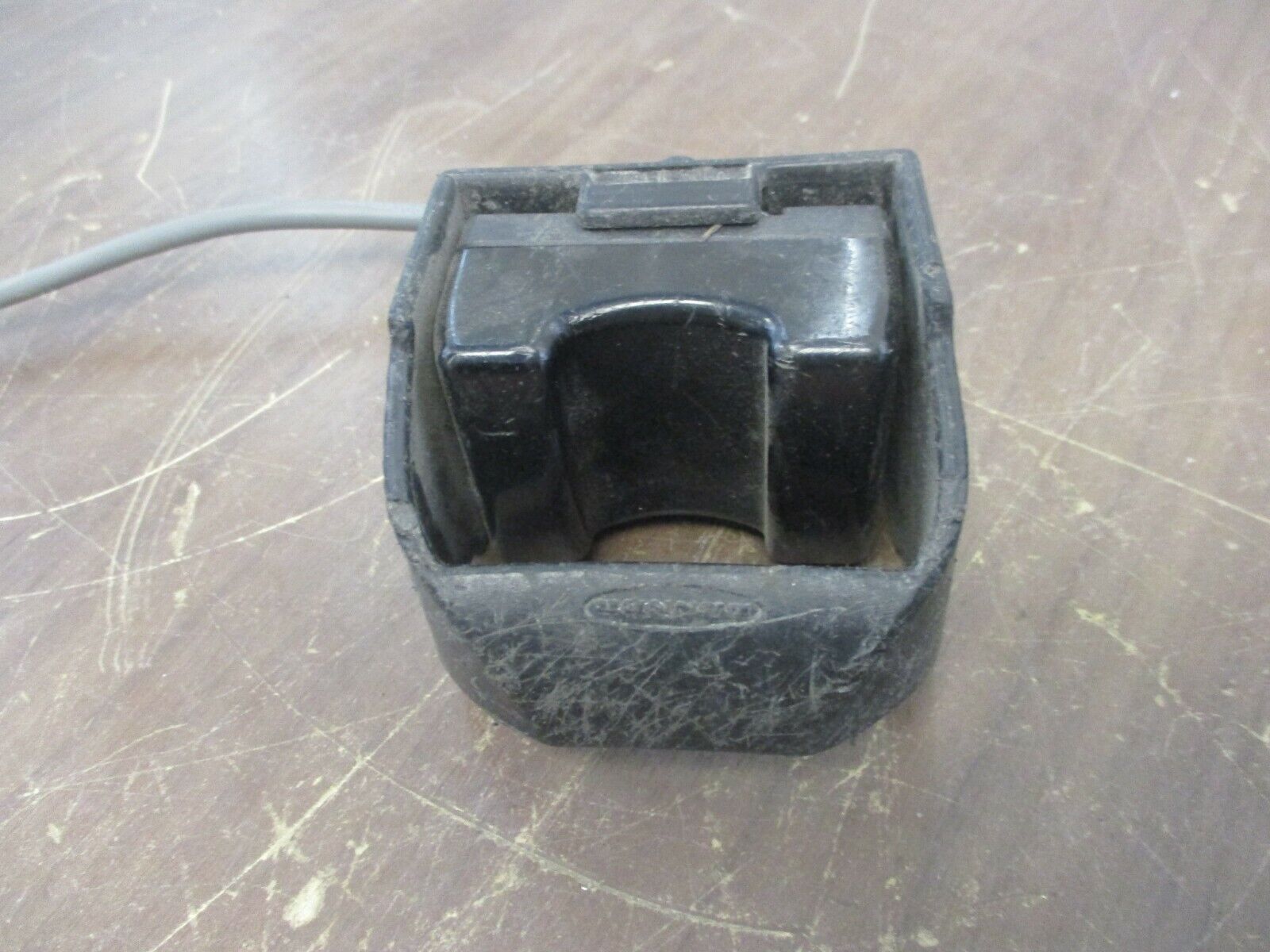Banner Optical Touch Button OTBVN6 Used **Some Shelf Wear**