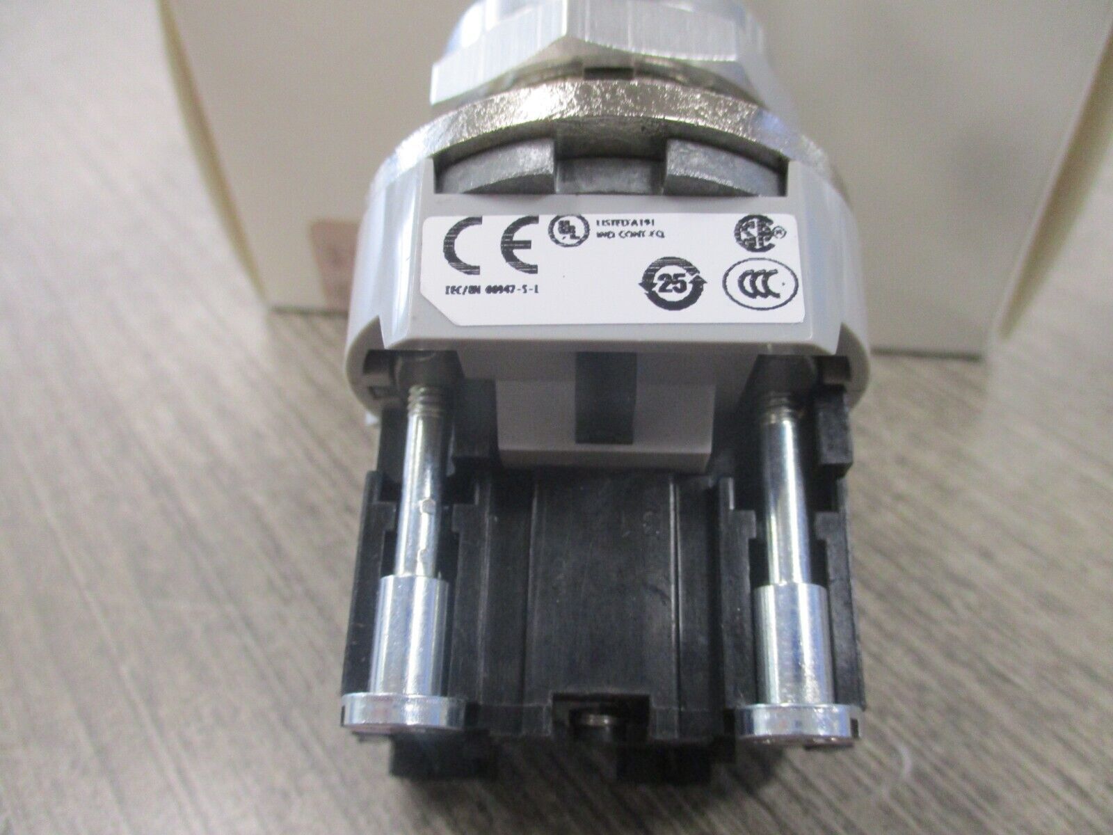 Allen-Bradley Cylinder Lock Selector Switch 800TC-H3212A Ser. T New Surplus