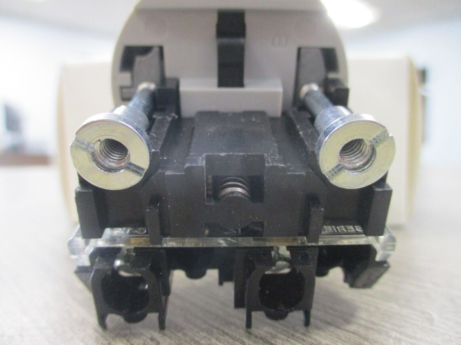 Allen-Bradley Cylinder Lock Selector Switch 800TC-H3212A Ser. T New Surplus