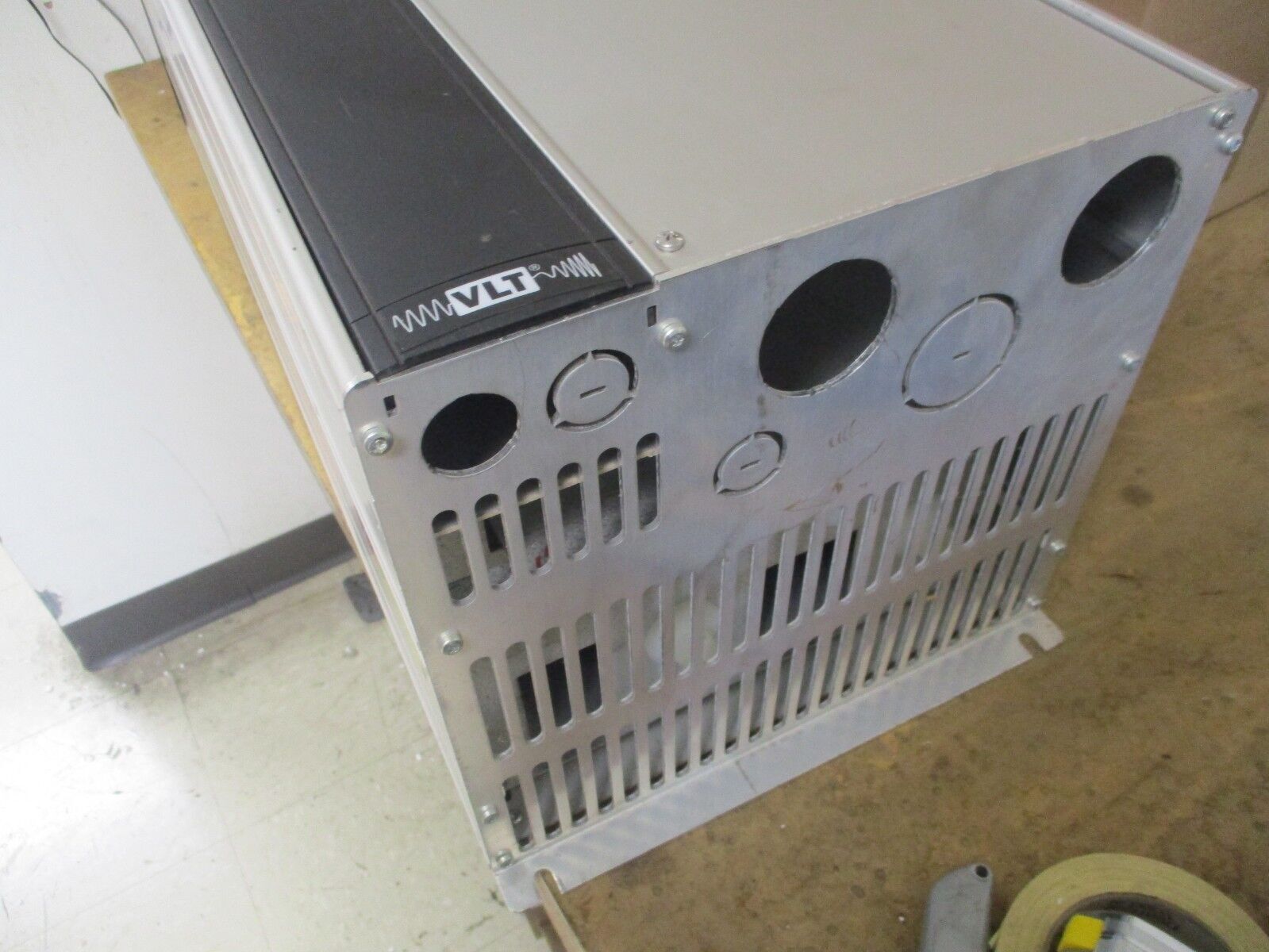 Dan Foss VLT6052 AC Drive 175Z7370 50HP *Missing (1) Keypad Button* Used