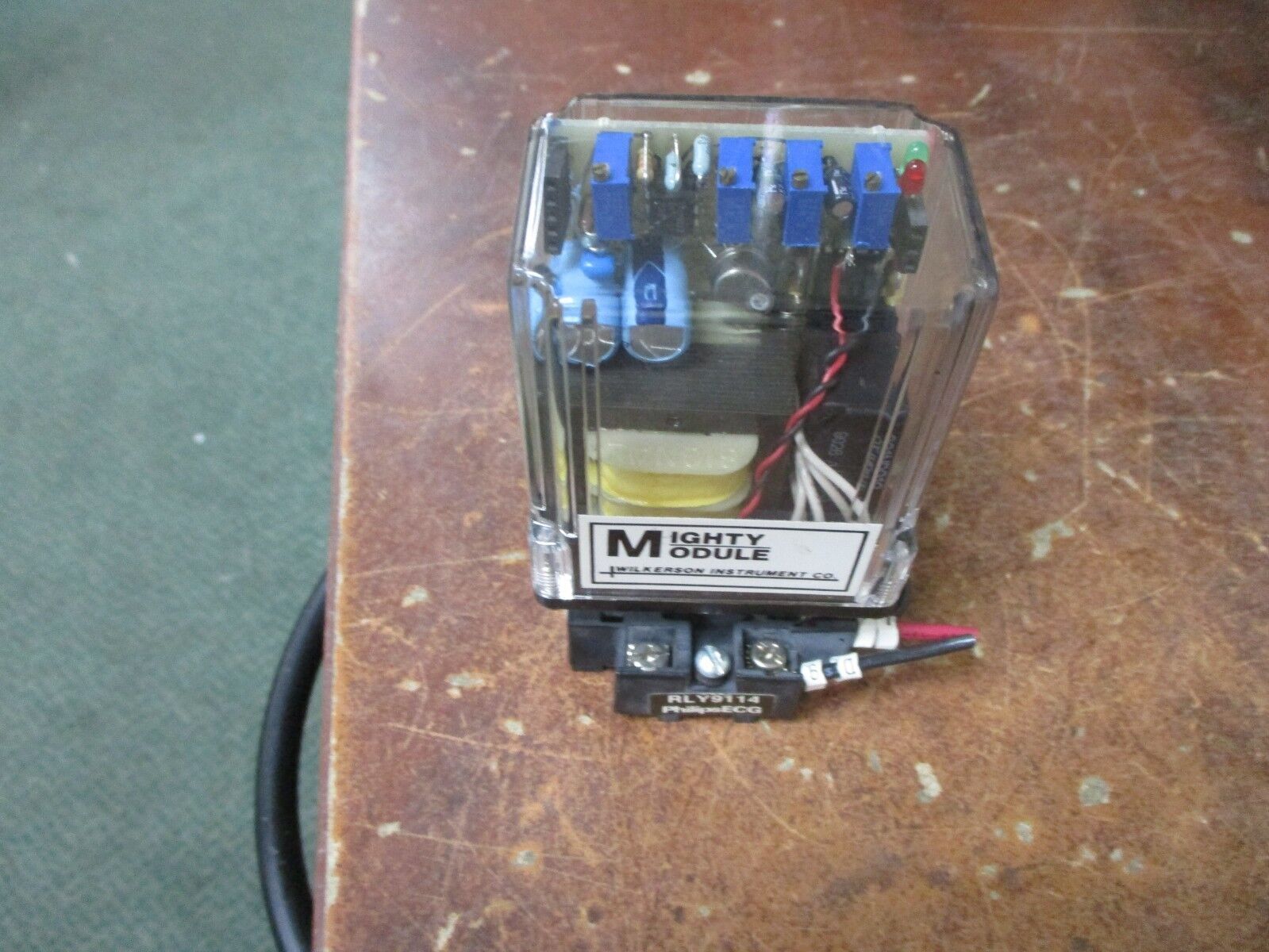 Wilkerson Instrument Mighty Module Relay MM1000-SP 115V Used