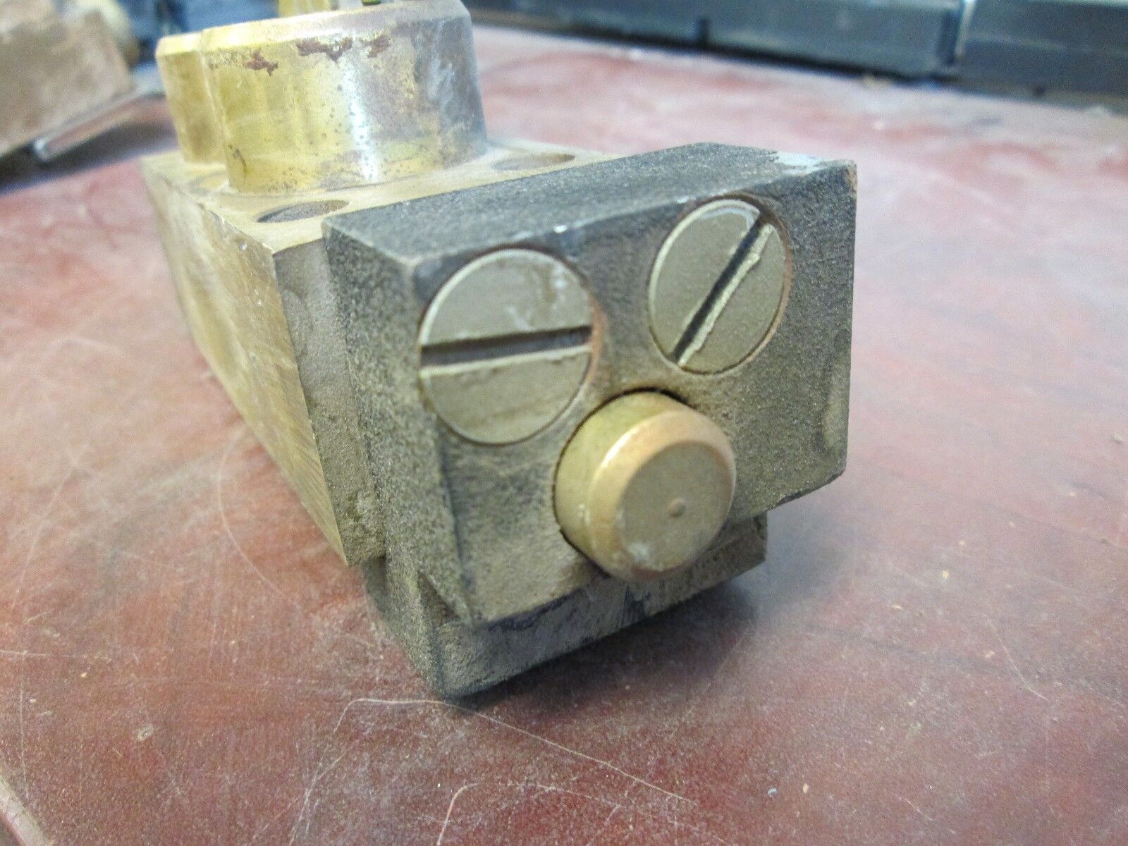 Kirk Interlock 45-70855 Stab Length: 1/4" to 3/4" Used