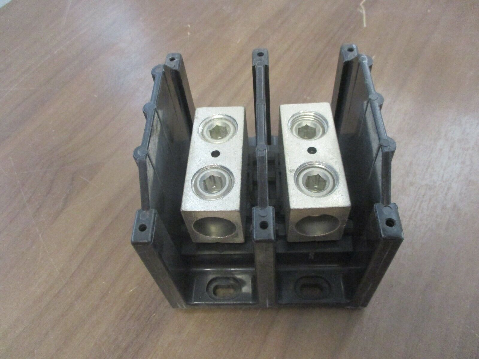Bussmann Power Distribution Block 16303-2 380A 600V 2P Line: 350-6 Load: 350-6