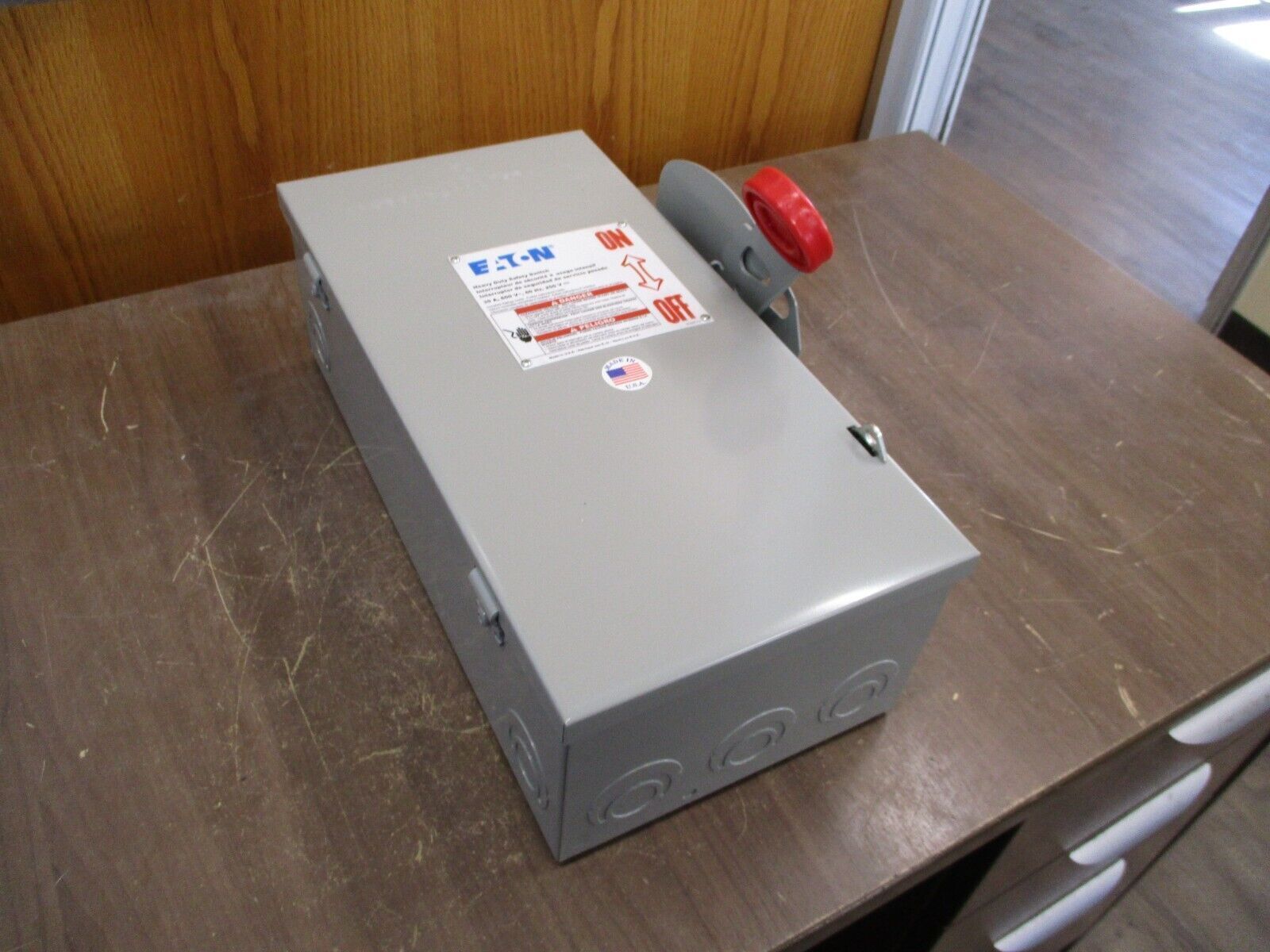 Cutler-Hammer Non-Fusible Safety Switch DH361UGK 30A 600V 3P Type 1 New Surplus