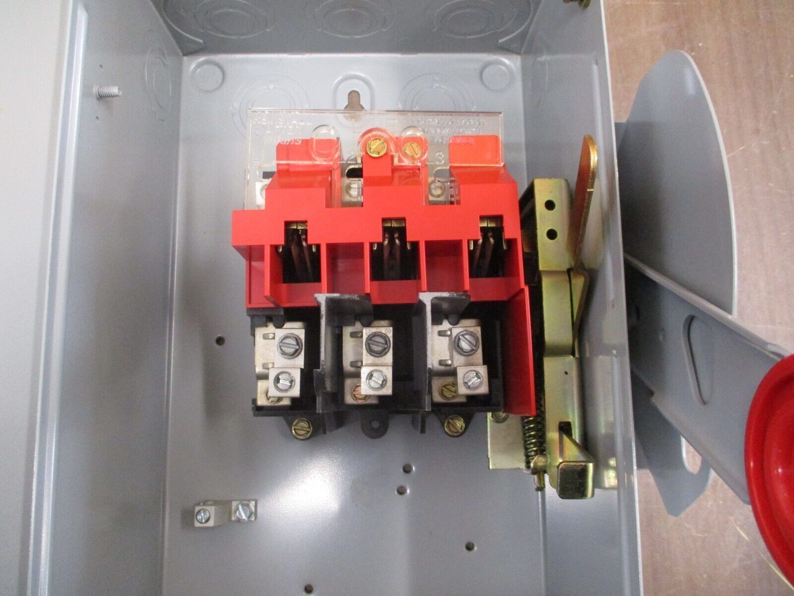 Cutler-Hammer Non-Fusible Safety Switch DH361UGK 30A 600V 3P Type 1 New Surplus