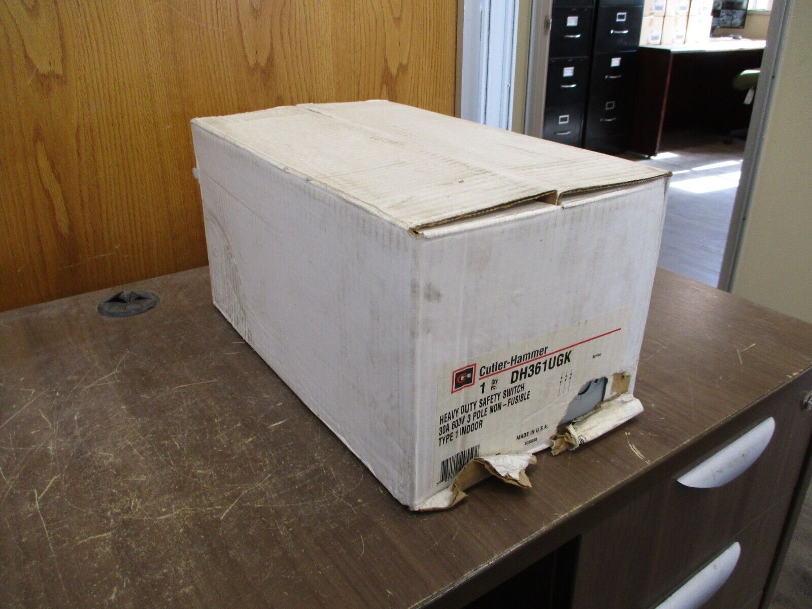 Cutler-Hammer Non-Fusible Safety Switch DH361UGK 30A 600V 3P Type 1 New Surplus