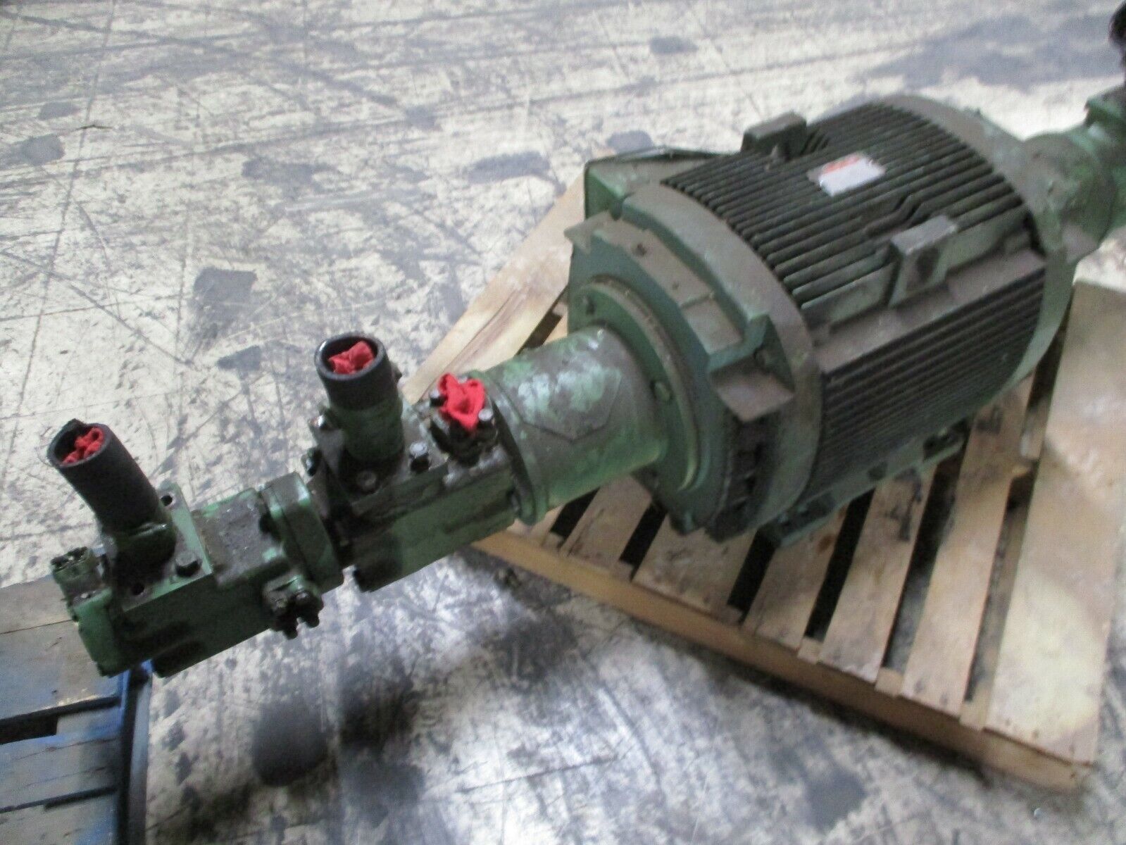 Vickers Vane Pumps w/ Motor 3520VS 25A11 / 4520 60A 8 75HP 1200RPM 230/460V Used