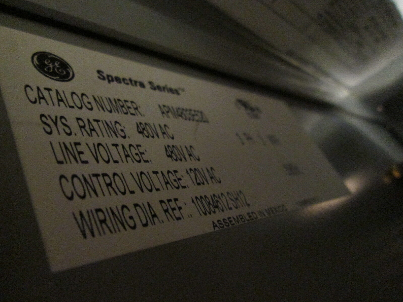 GE Spectra Series Power Meter w/ Disconnect APM4803E520 480V 50/60Hz 3Ph 3W Used