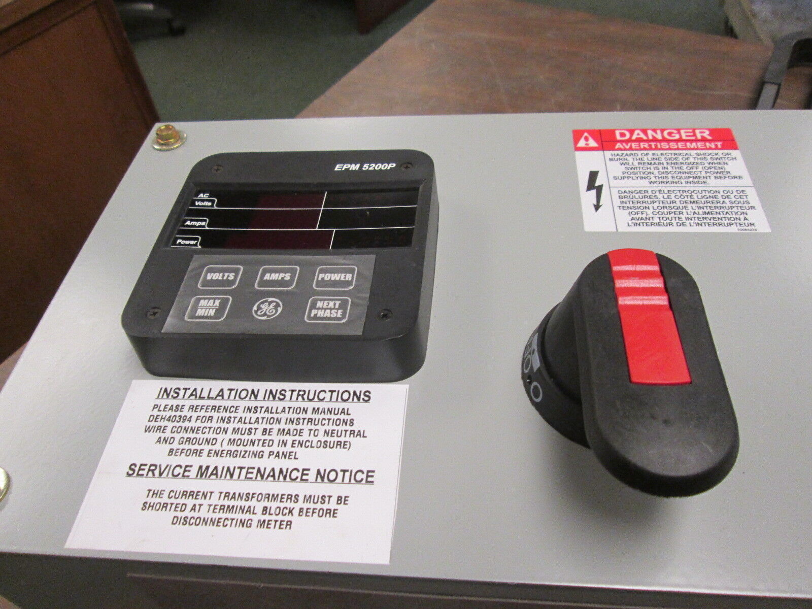 GE Spectra Series Power Meter w/ Disconnect APM4803E520 480V 50/60Hz 3Ph 3W Used