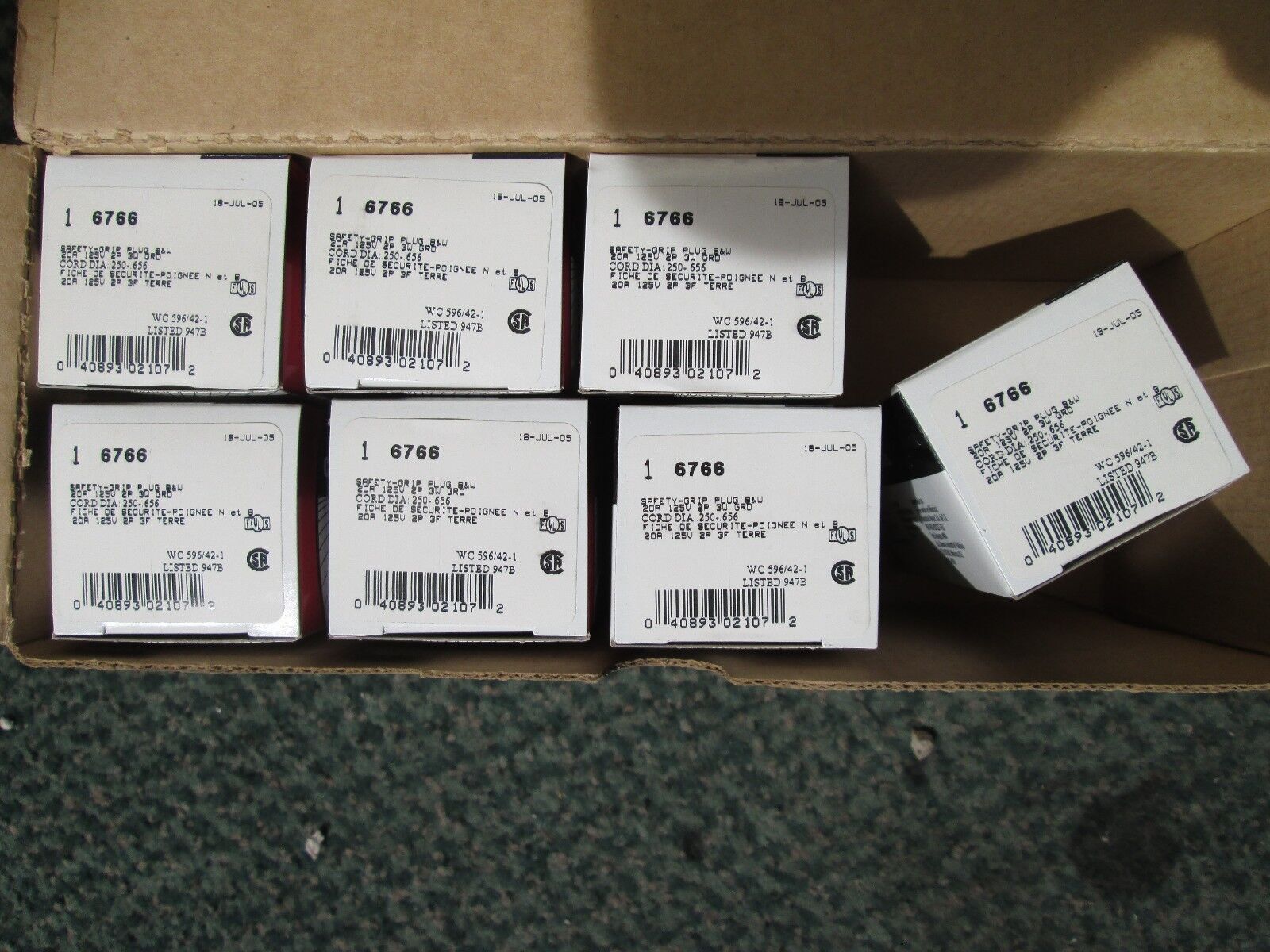 Cooper Plug 6766 *Lot of 7* 20A 125V New Surplus