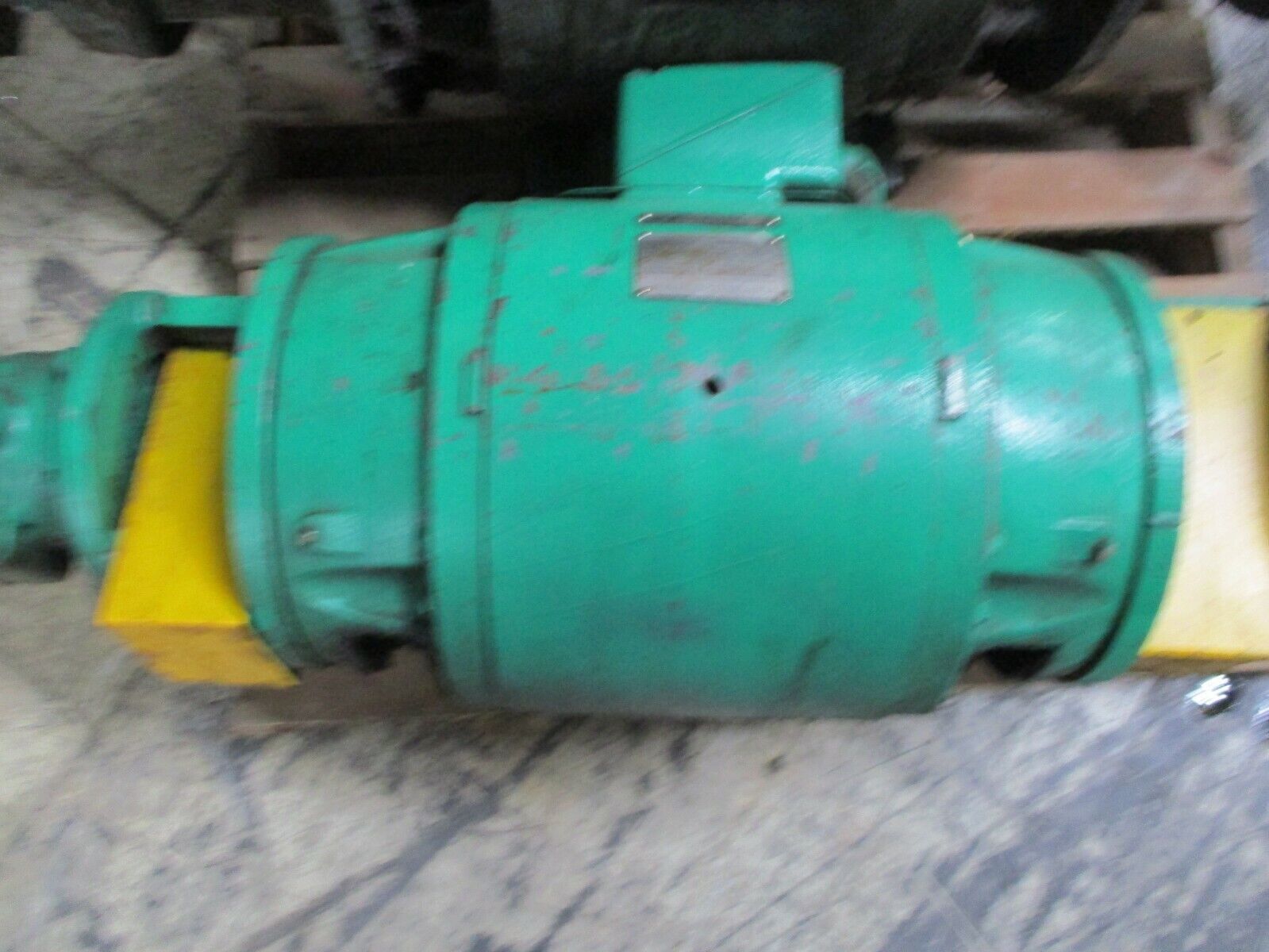 Vickers Pumps w/ Motor V-2305-C4/P131C505XXBC05-23 20HP 1200RPM 220/440V Used