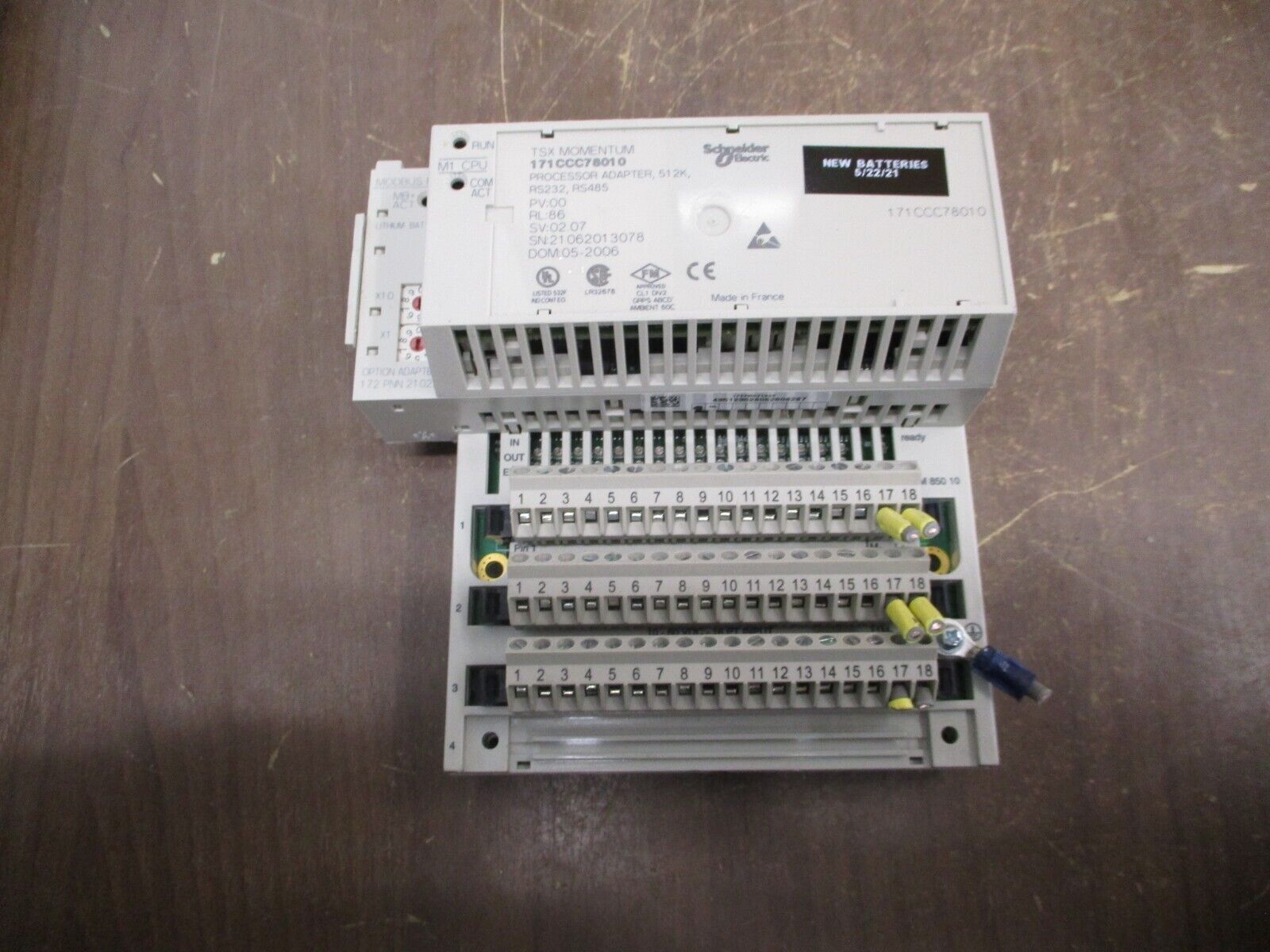 Schneider Electric TSX Momentum Processor w/ I/O Base 171CCC78010 512K Used