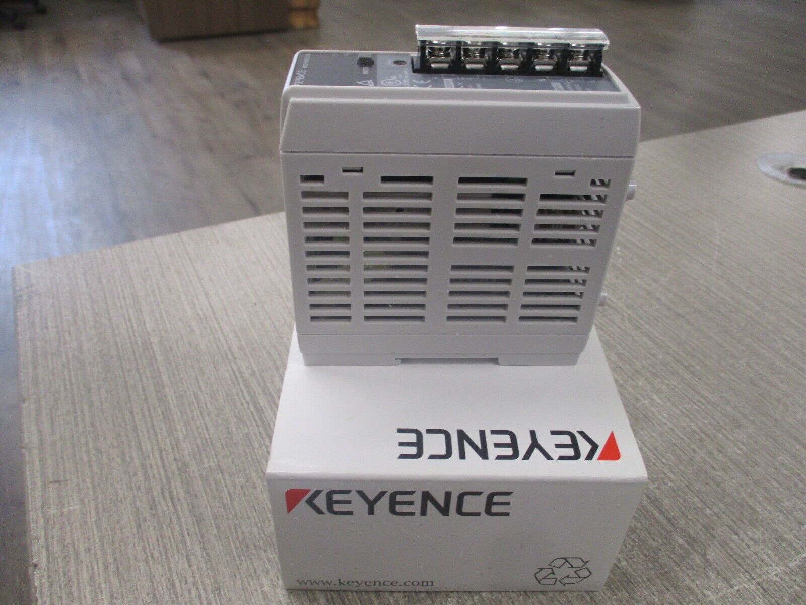 Keyence Compact Switching Power Supply MS2-H50 50W New Surplus
