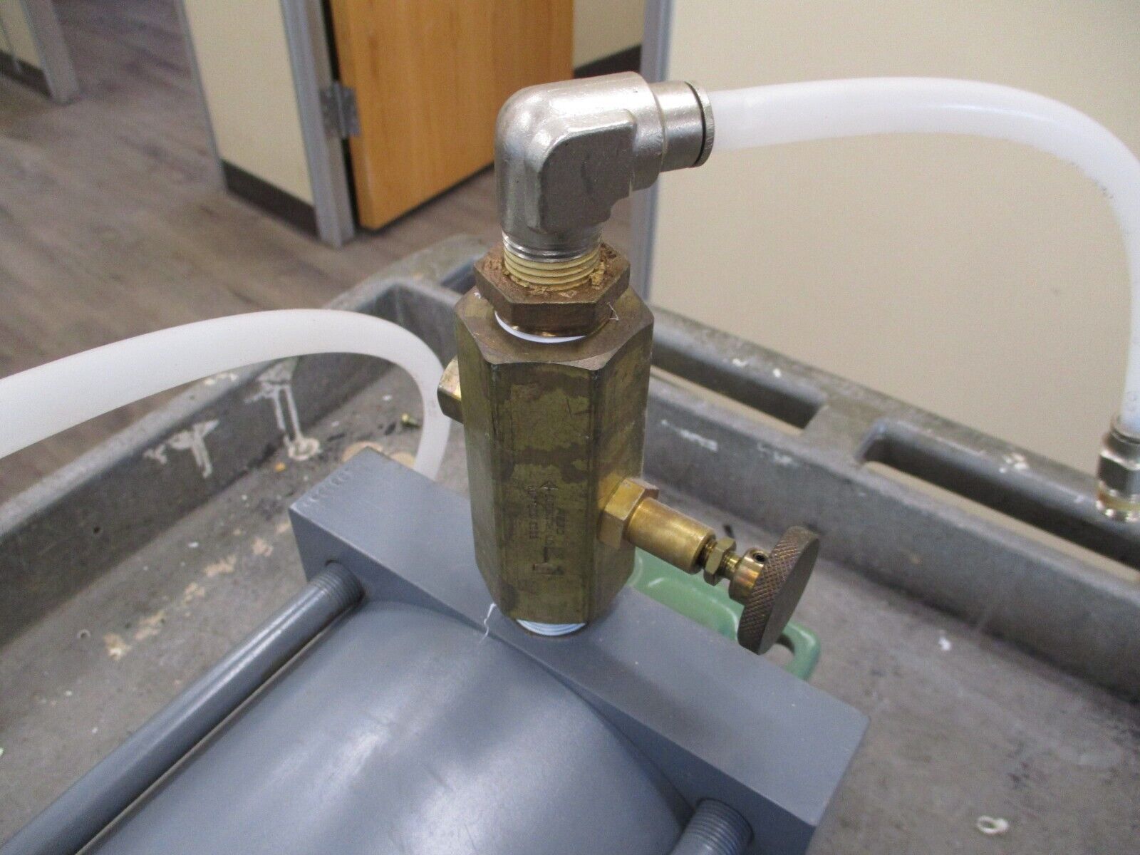 Miller Fluid Power Hydraulic Cylinder A84B2B 250PSI Bore: 7" Stroke: 7" Used