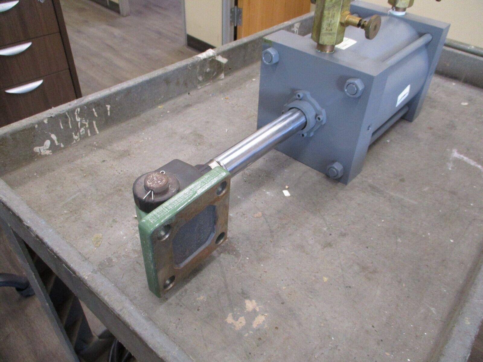 Miller Fluid Power Hydraulic Cylinder A84B2B 250PSI Bore: 7" Stroke: 7" Used