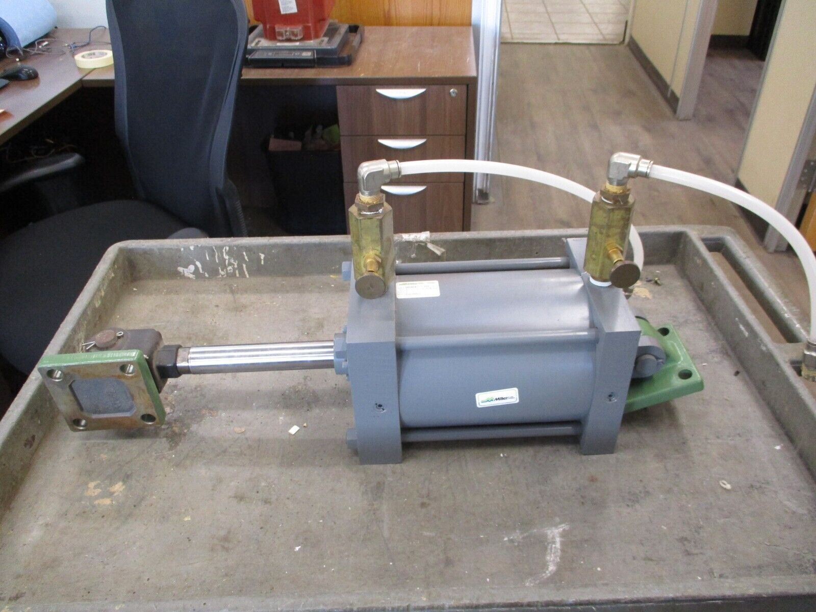 Miller Fluid Power Hydraulic Cylinder A84B2B 250PSI Bore: 7" Stroke: 7" Used