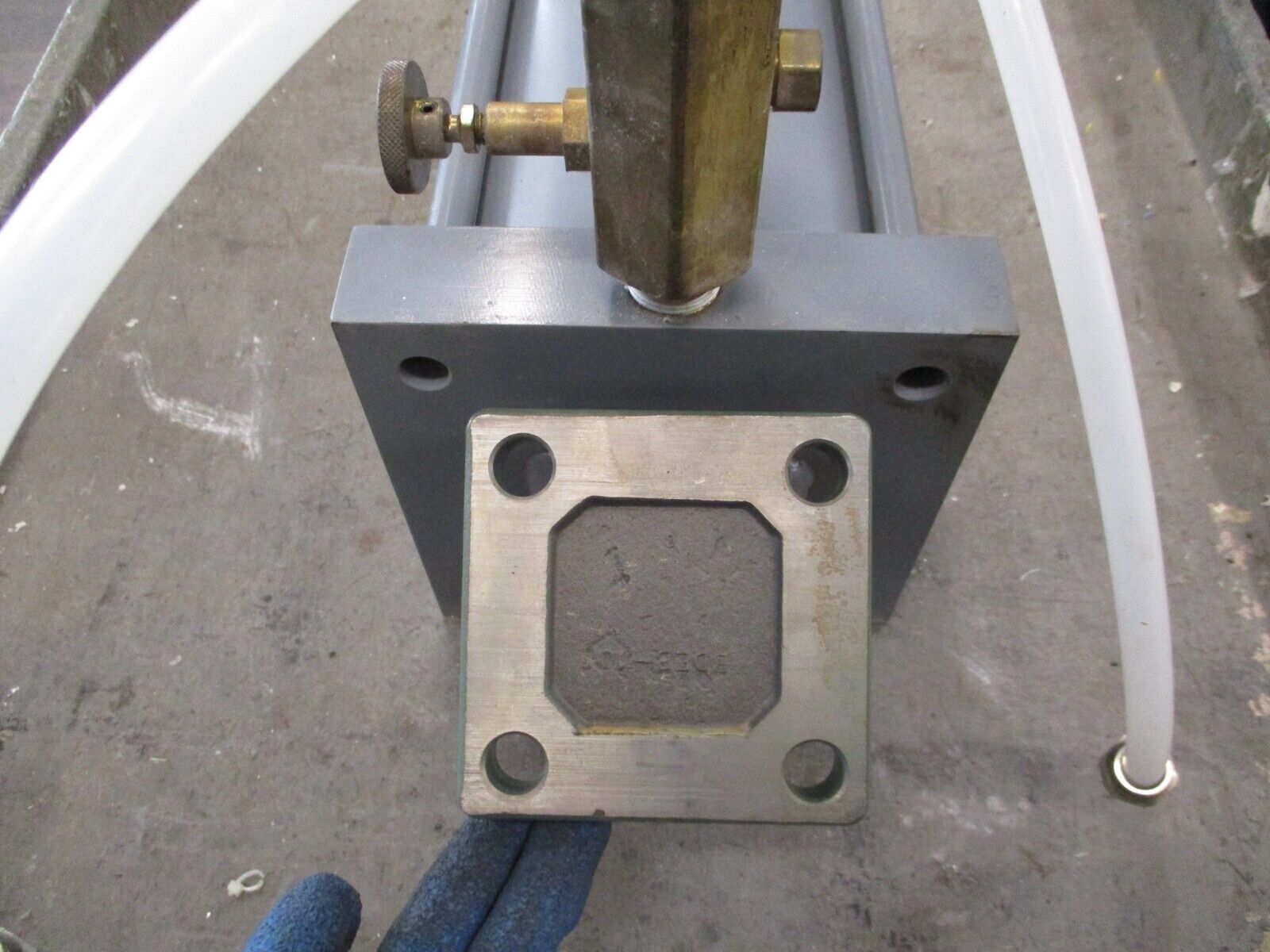Miller Fluid Power Hydraulic Cylinder A84B2B 250PSI Bore: 7" Stroke: 7" Used