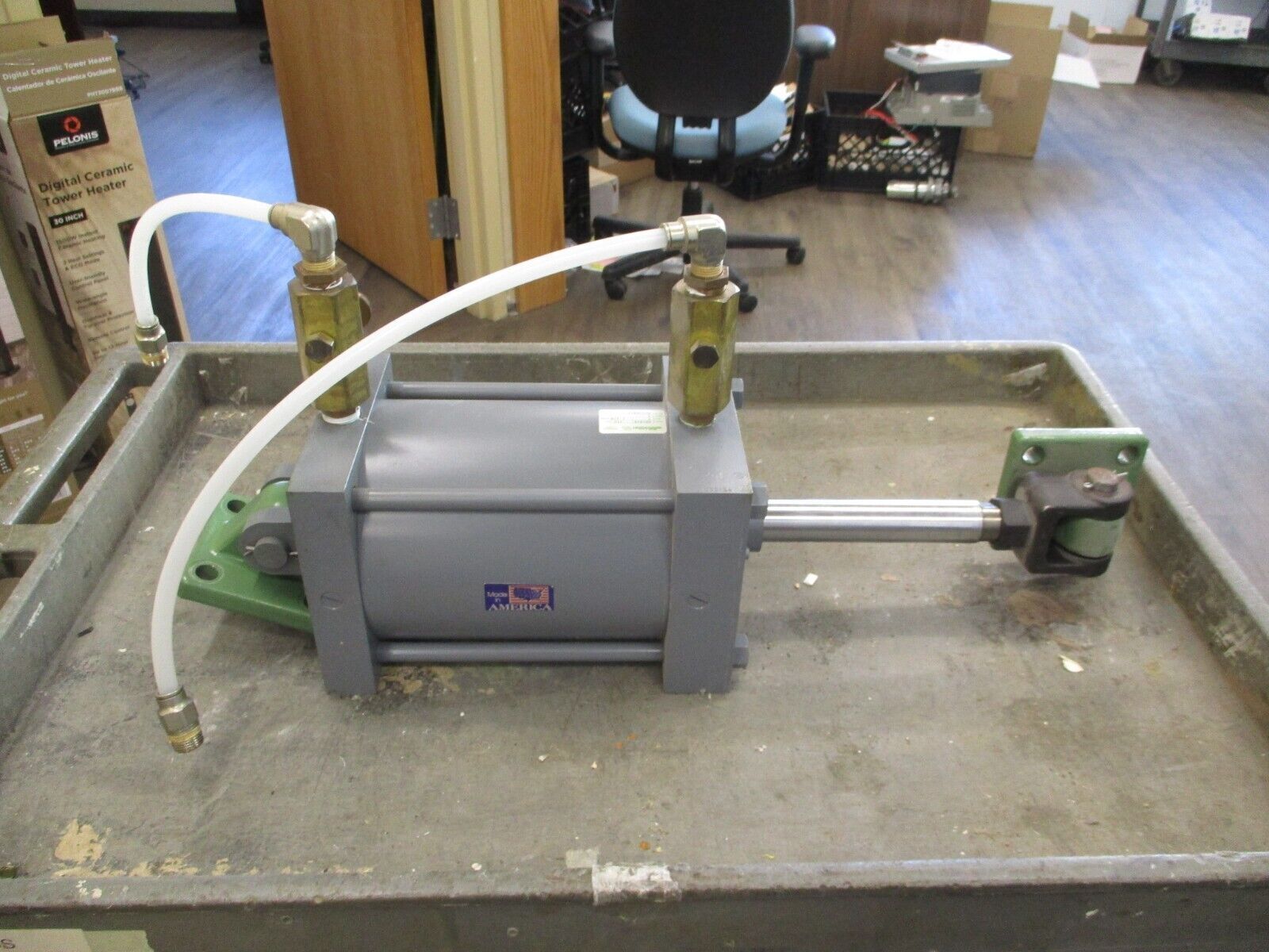Miller Fluid Power Hydraulic Cylinder A84B2B 250PSI Bore: 7" Stroke: 7" Used
