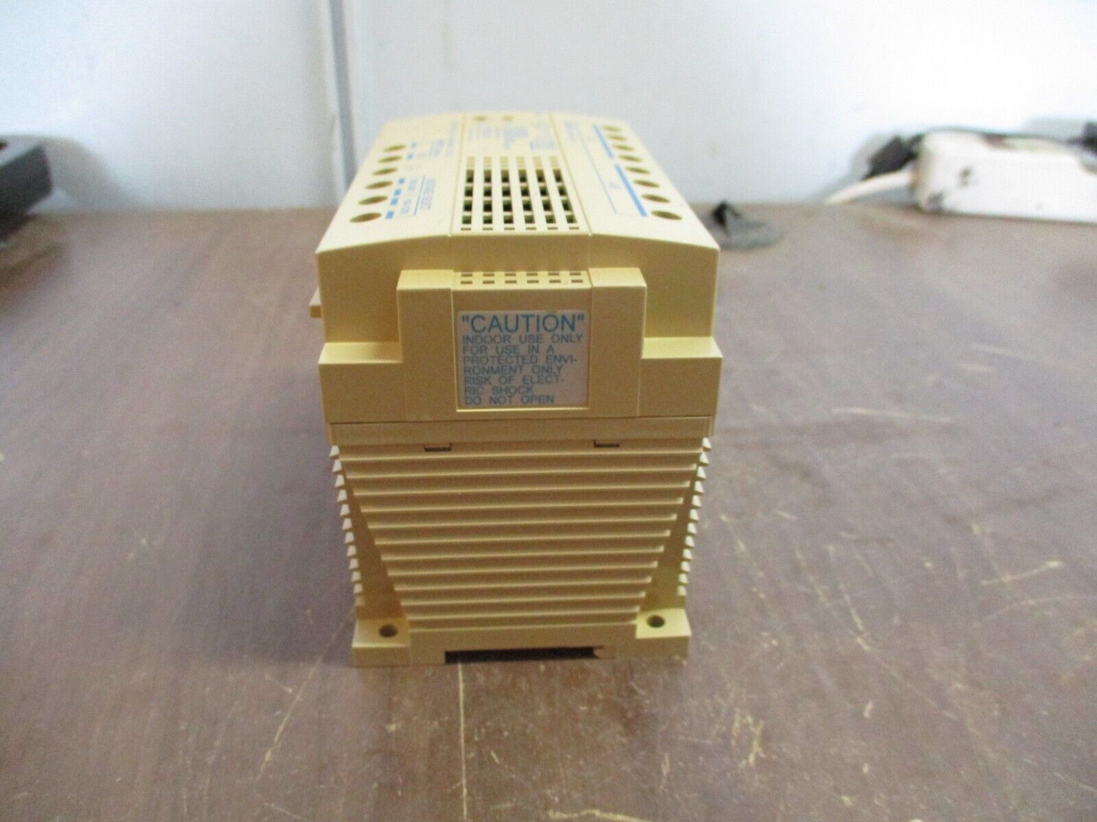 IDEC Power Supply PS5R-E24 100W Input: 100-120VAC @ 2.5A, 200-240VAC @ 1.5A Used
